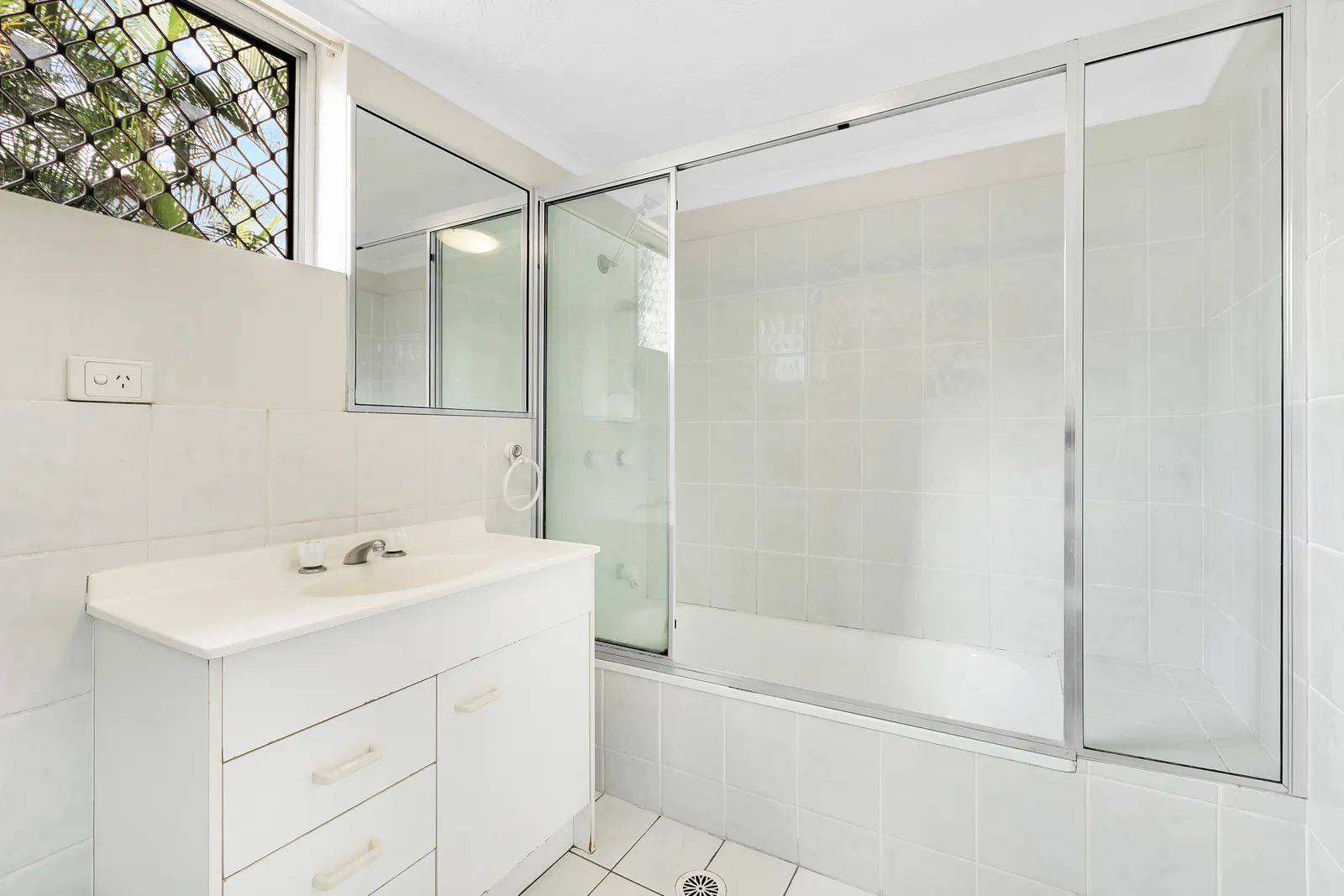 1/107 Jackson Street, Hamilton