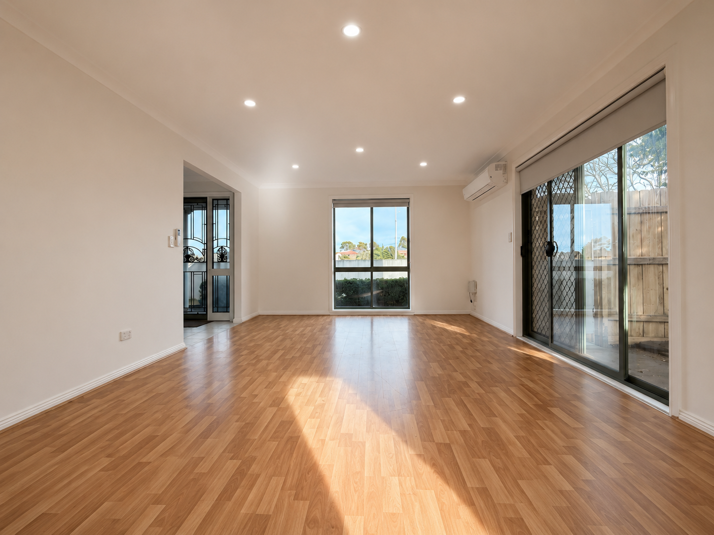 54 The Lakes Boulevard, South Morang, VIC 3752