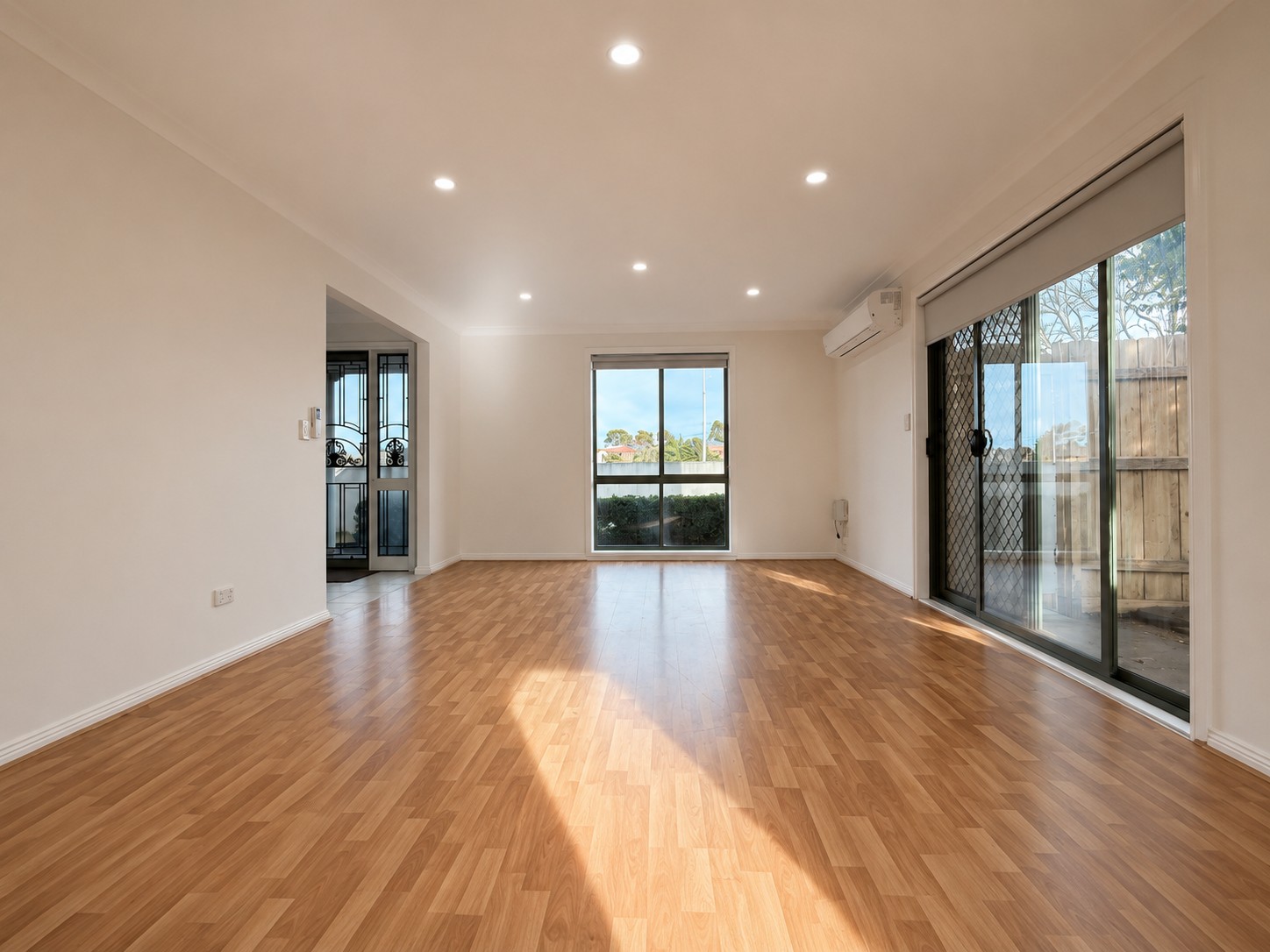54 The Lakes Boulevard, South Morang, VIC 3752