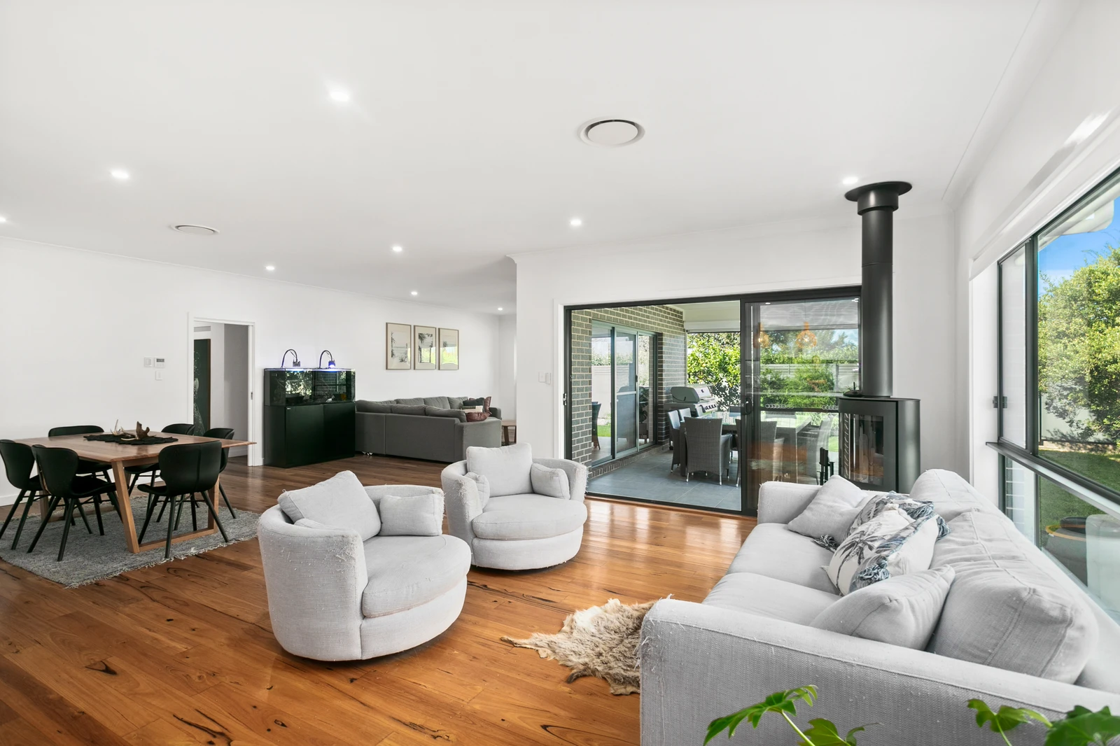 1 Oak farm Road, Calderwood, NSW 2527