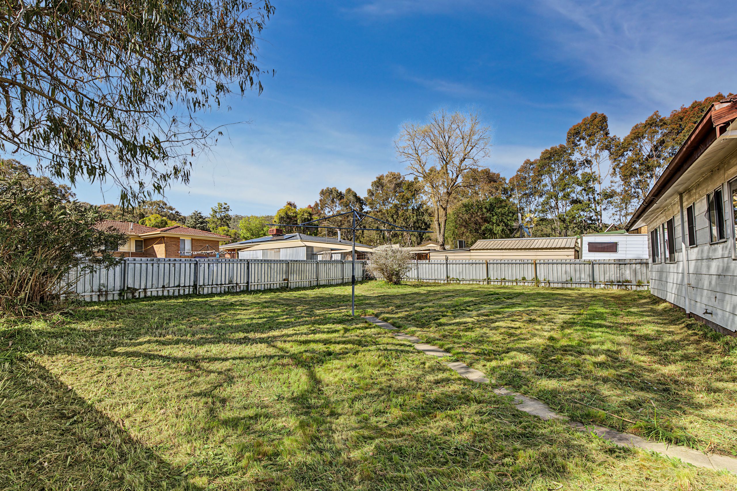 96 Kurrajong Crescent — photo 11 of 11