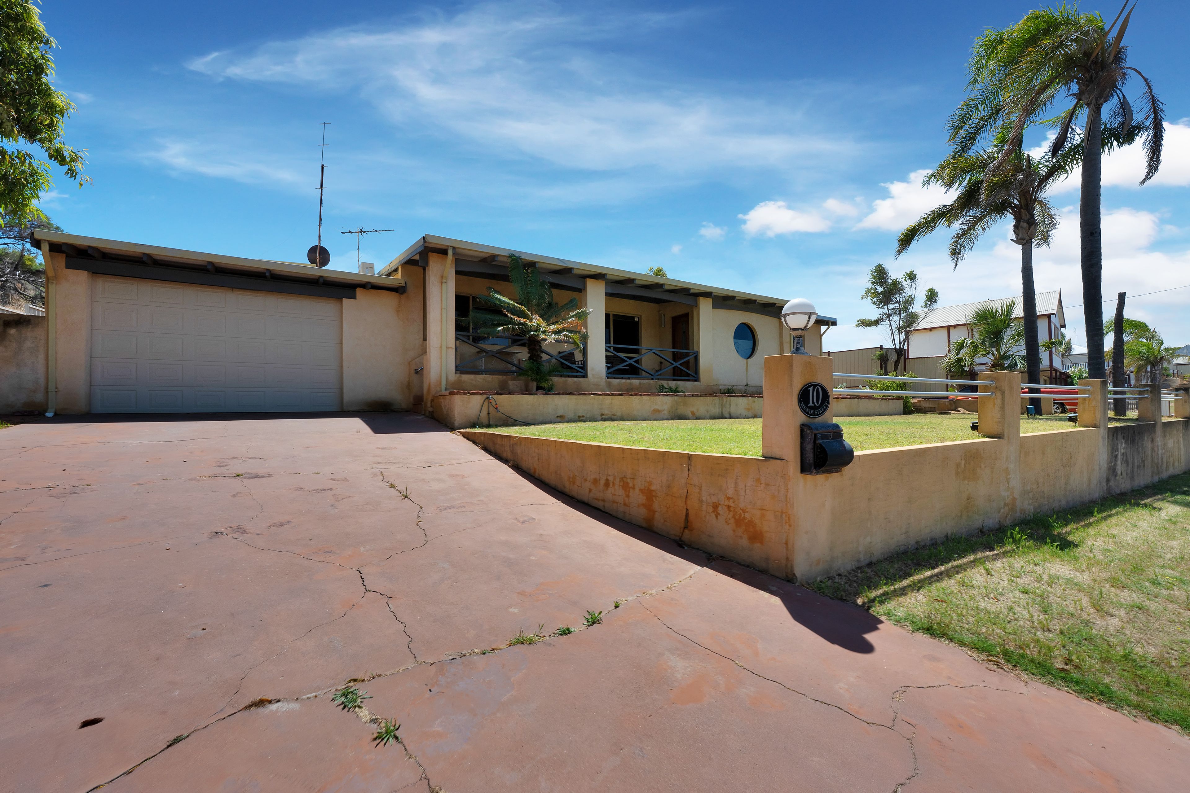 10 Hendy Street, Port Denison, WA 6525