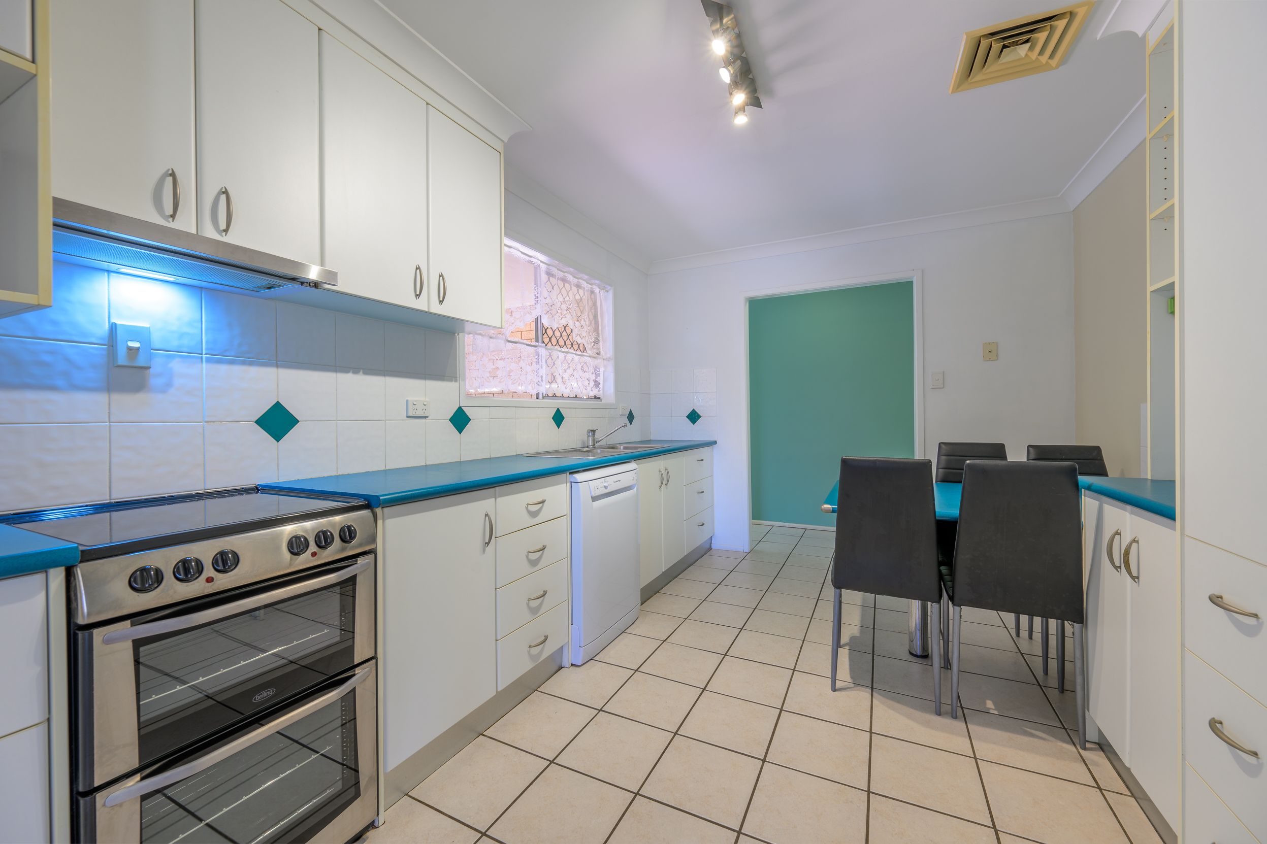 9 Hickory Avenue, Kin Kora, QLD 4680