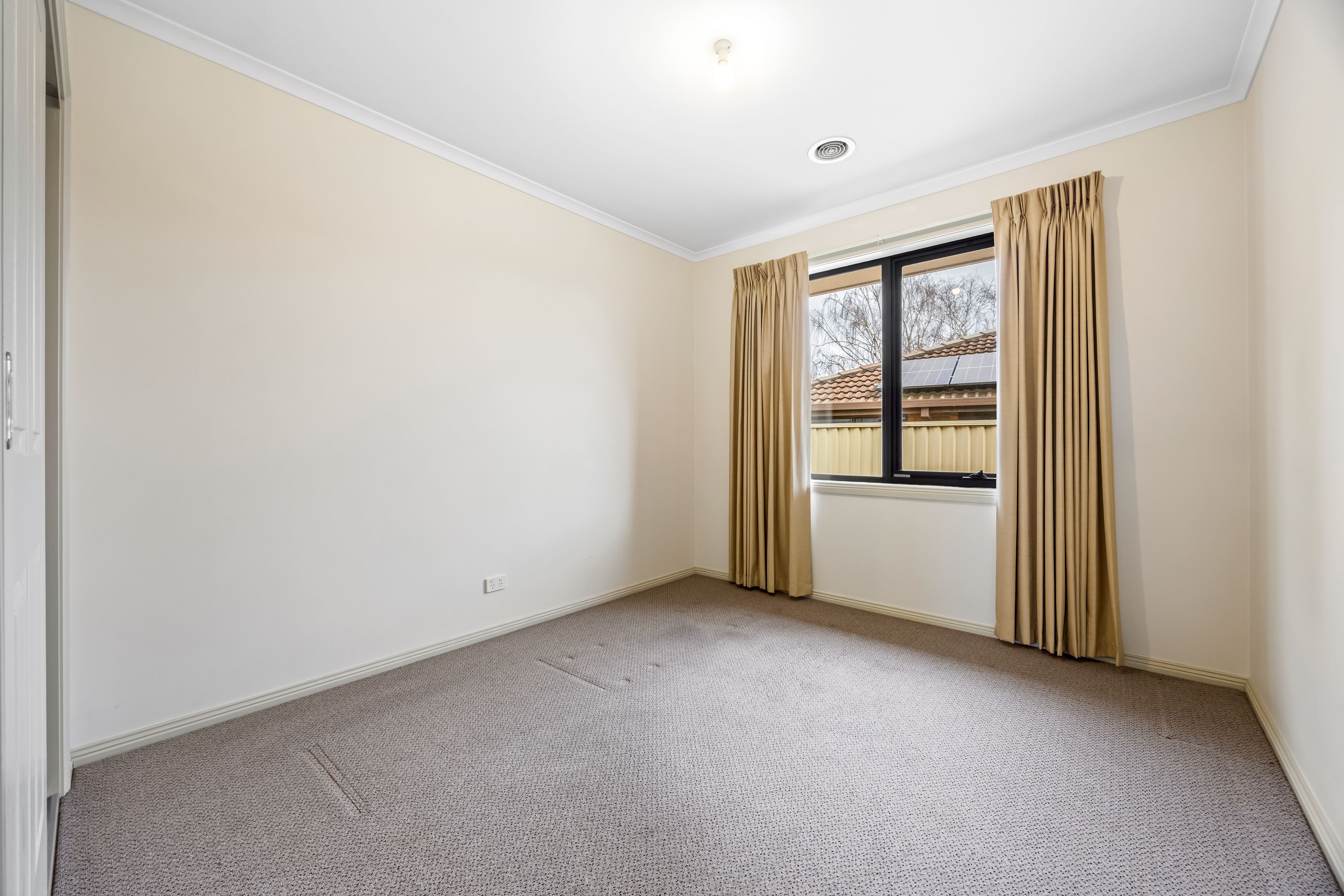 2/109 Rubicon Street — photo 7 of 10