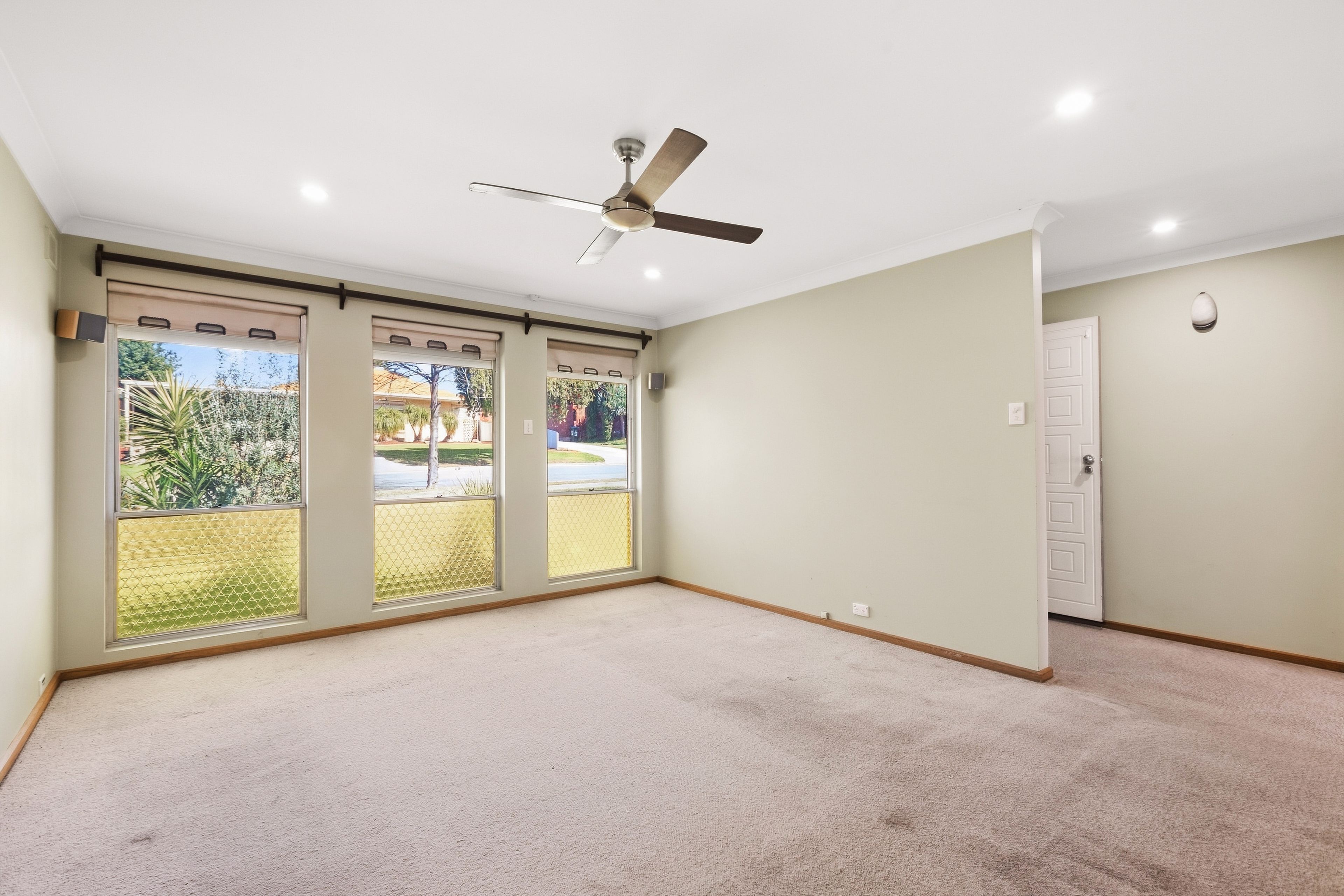 8 Plews Avenue, Valley View, SA 5093