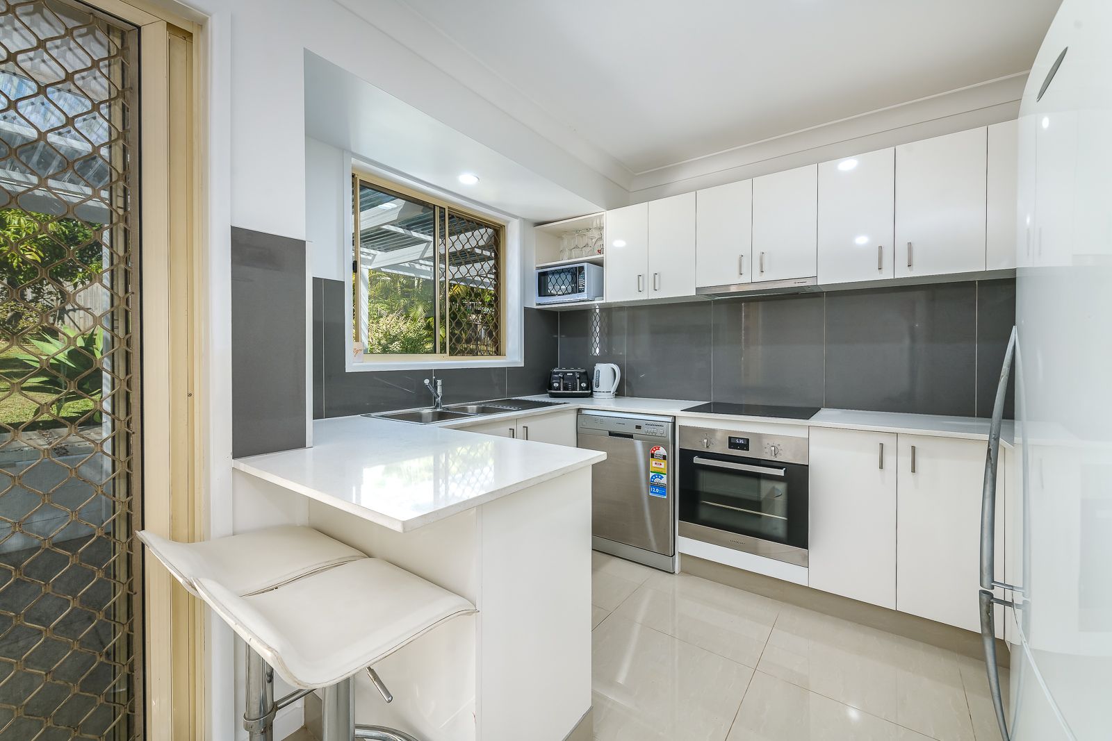4 Sarina Place, Helensvale, QLD 4212