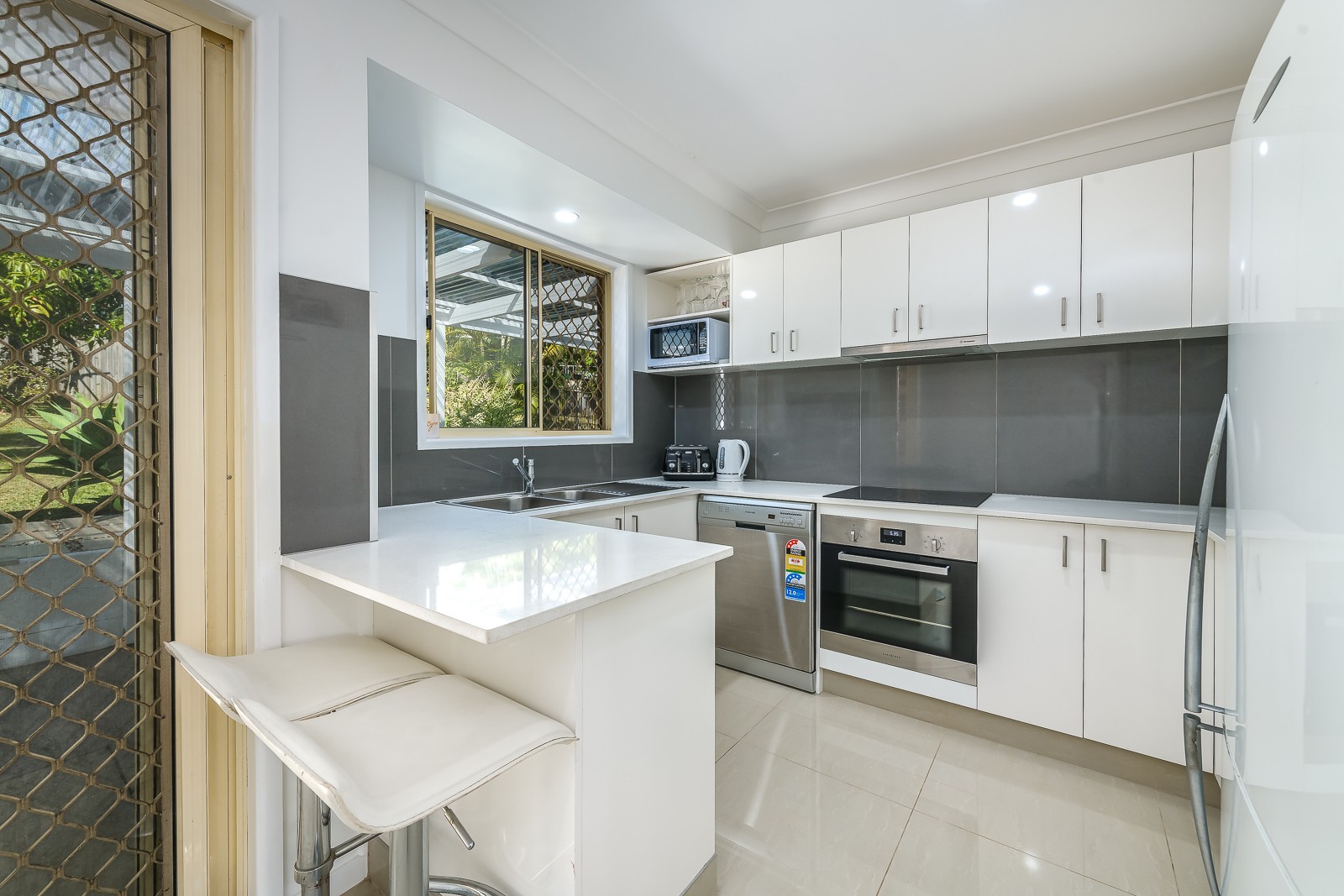 4 Sarina Place, Helensvale, QLD 4212