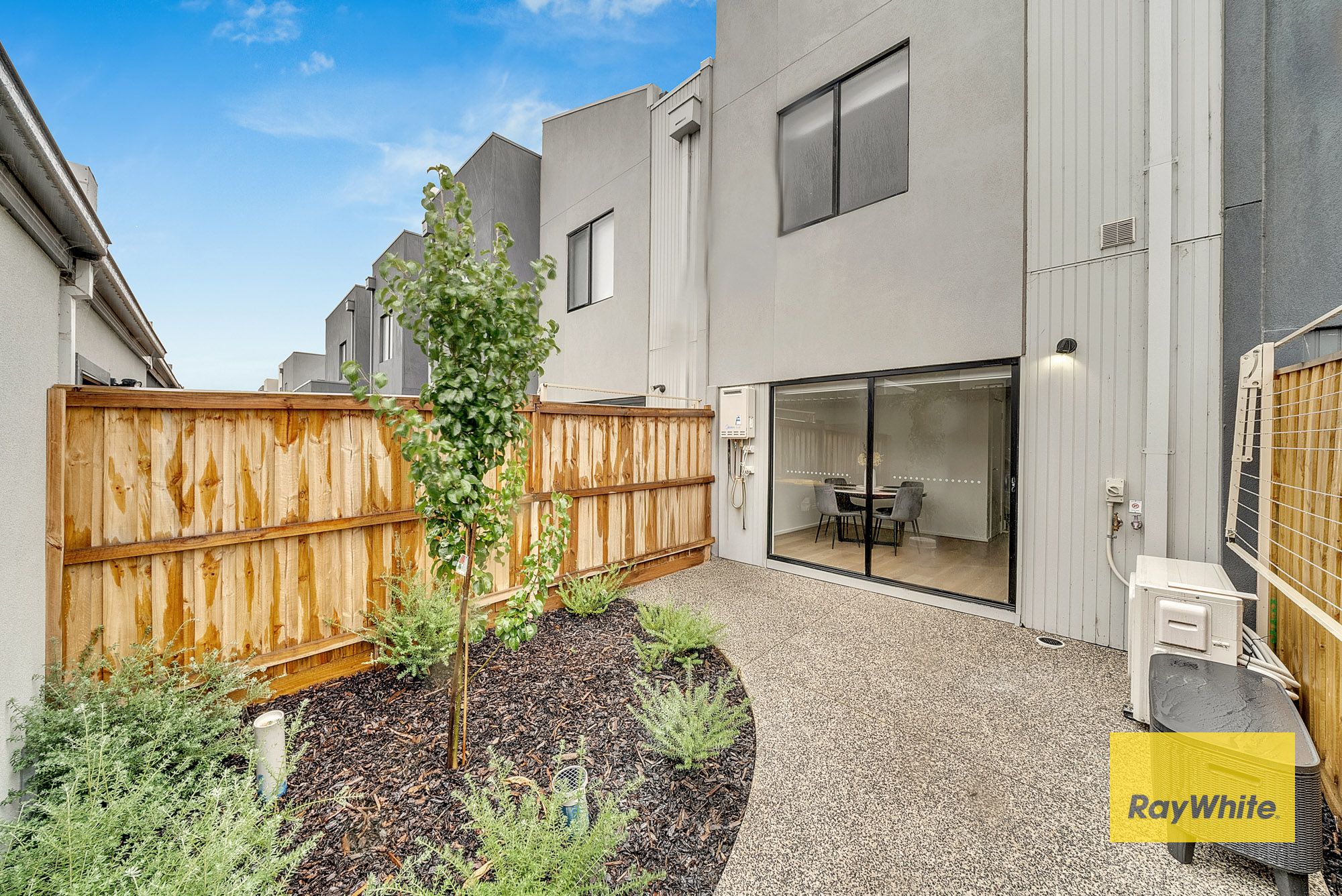 50 Hawkesbury Drive — photo 12 of 12