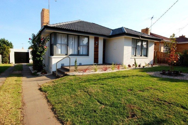 27 Porter Avenue, Highton VIC 3216