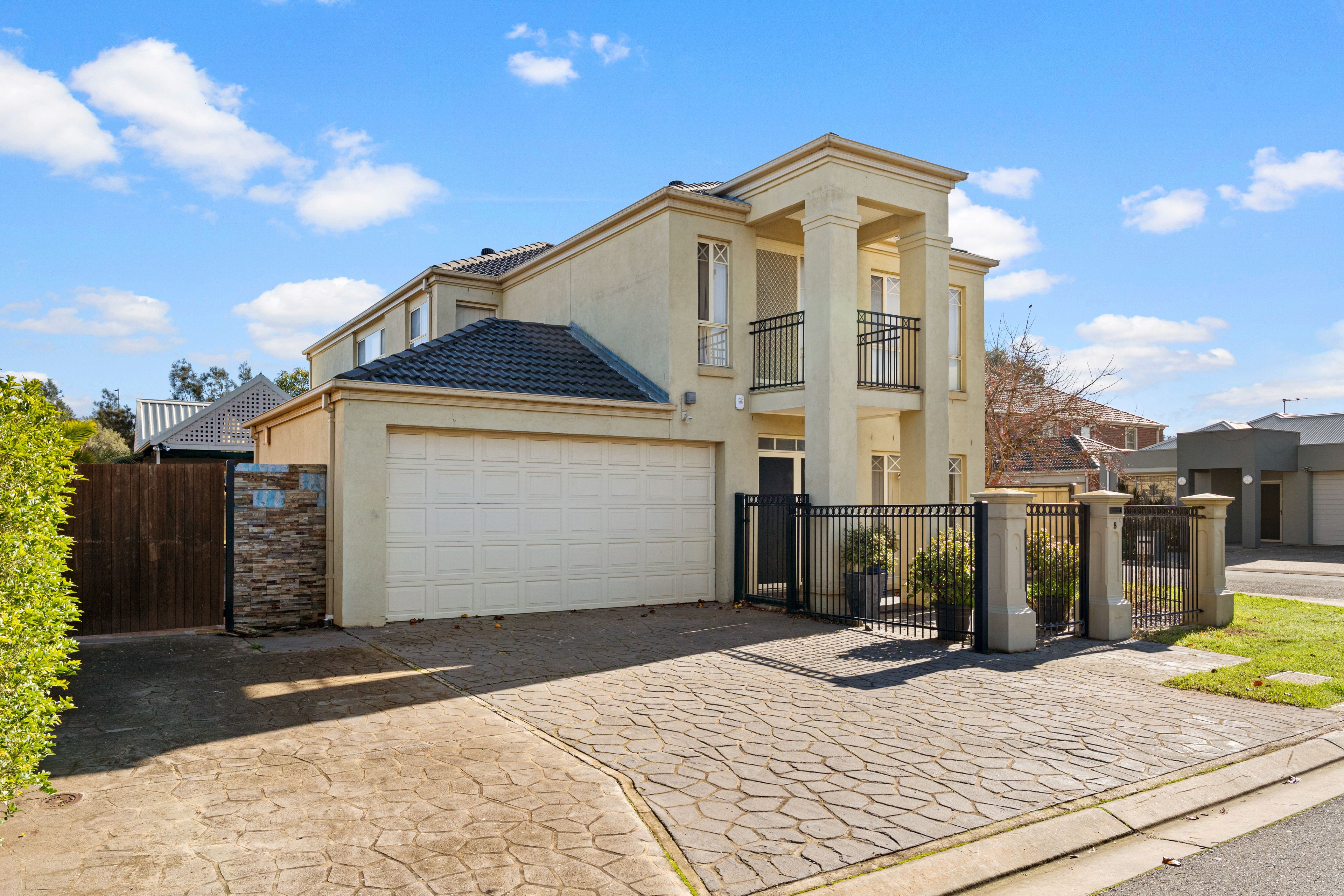 8 Chapman Court, Mawson Lakes, SA 5095