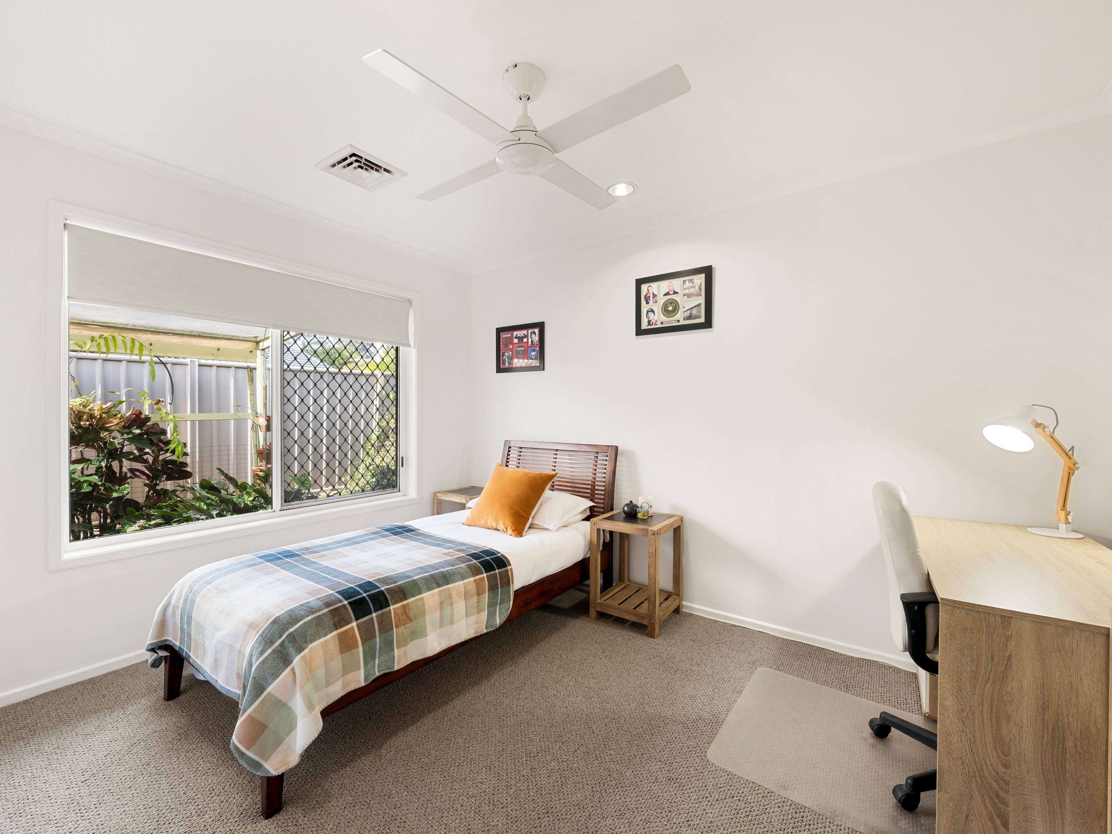 10 Woodlands Crescent — photo 16 of 21