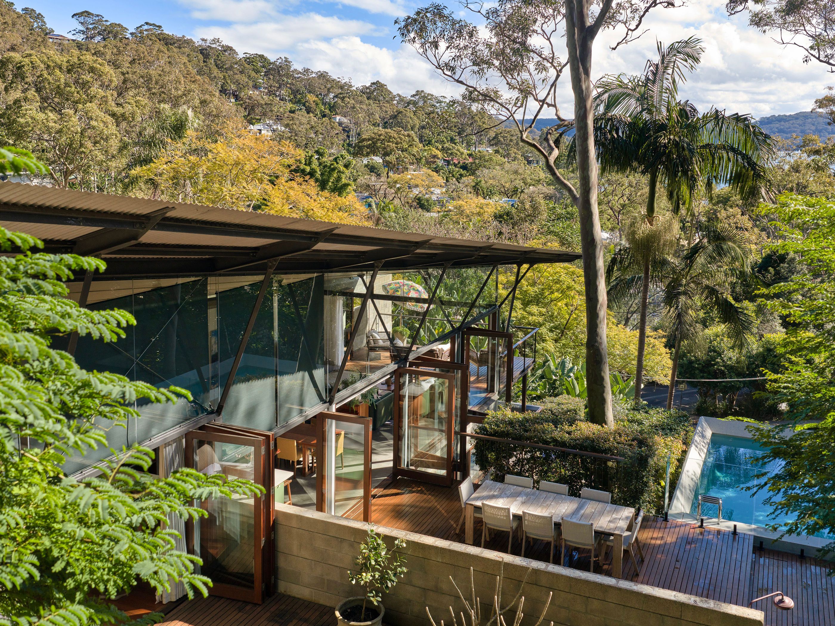 91 Hudson Parade — photo from Ray White Northern Beaches