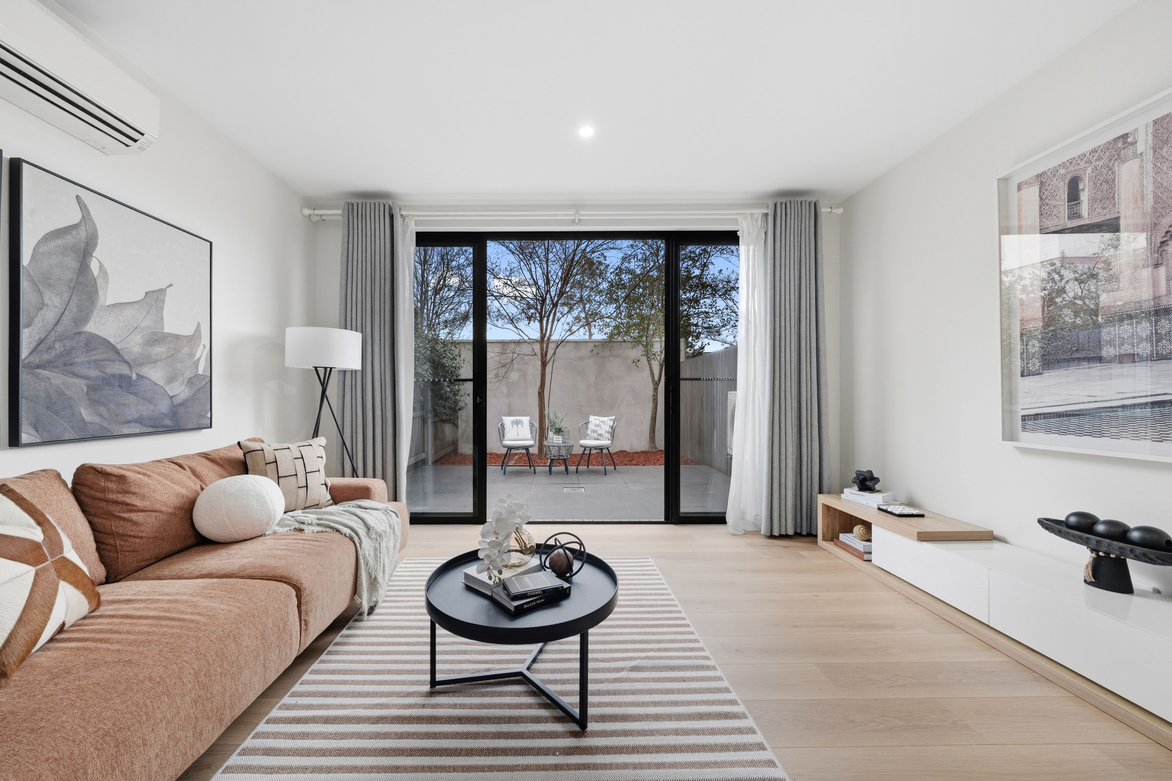 27/135 Easty Street, Phillip, ACT 2606