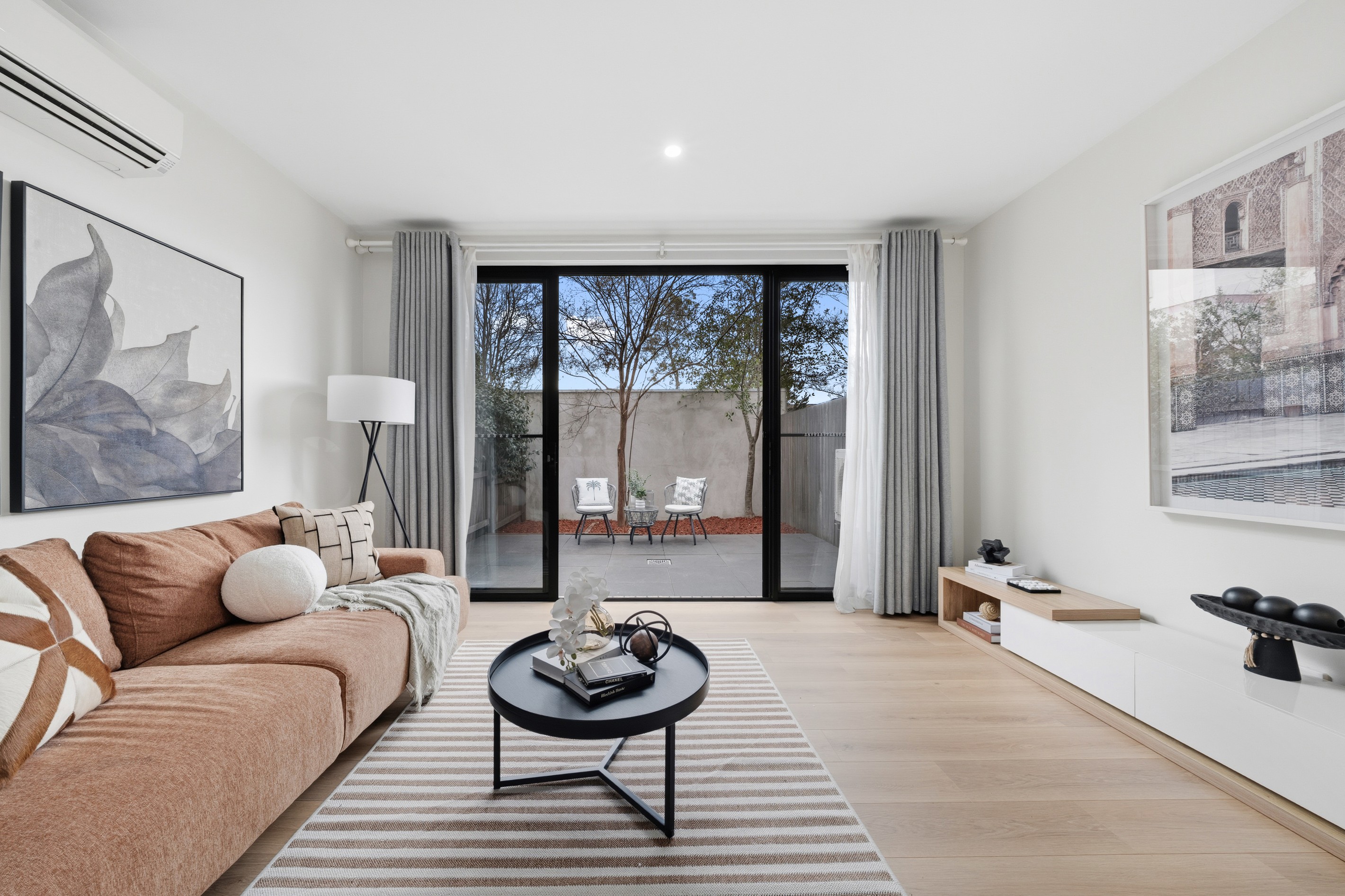 27/135 Easty Street, Phillip, ACT 2606