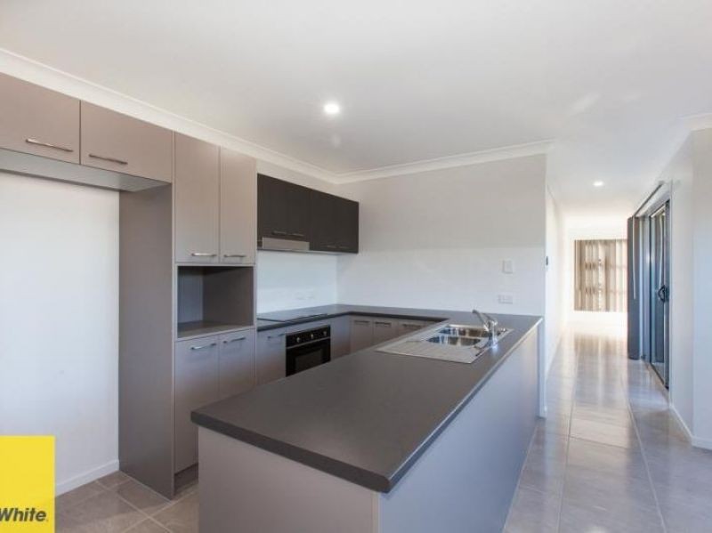 1/57 Jones Street, Rothwell, QLD 4022