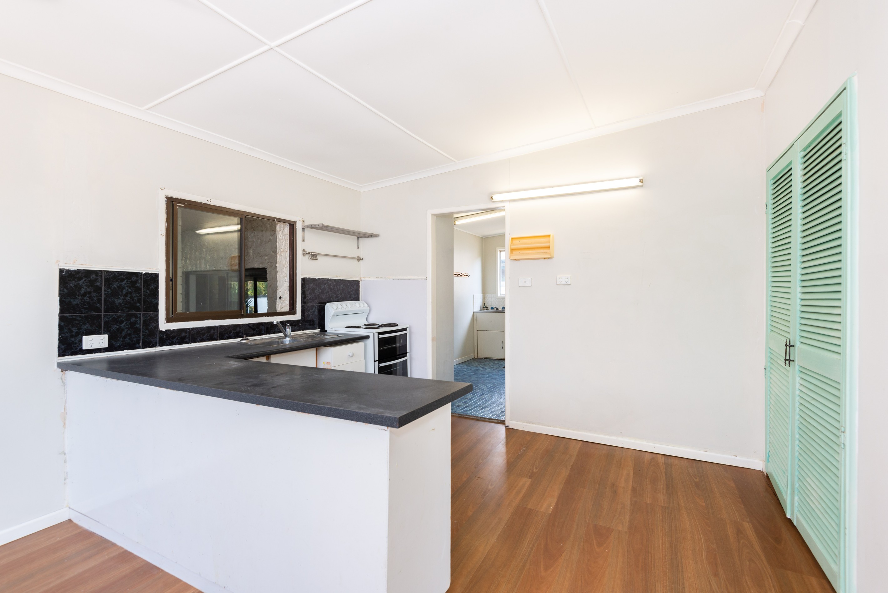 18 The Crescent, Kallangur, QLD 4503