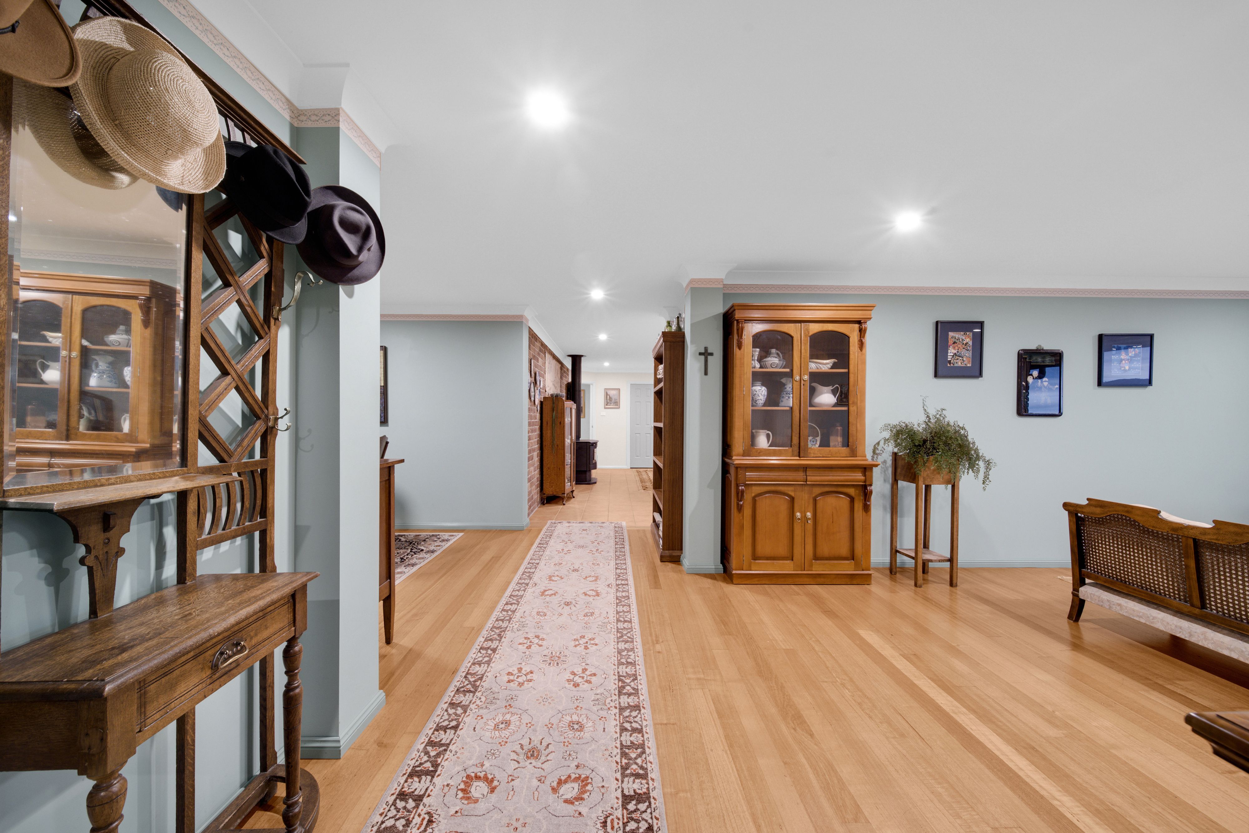 206 Yellow Box Road — photo 9 of 30