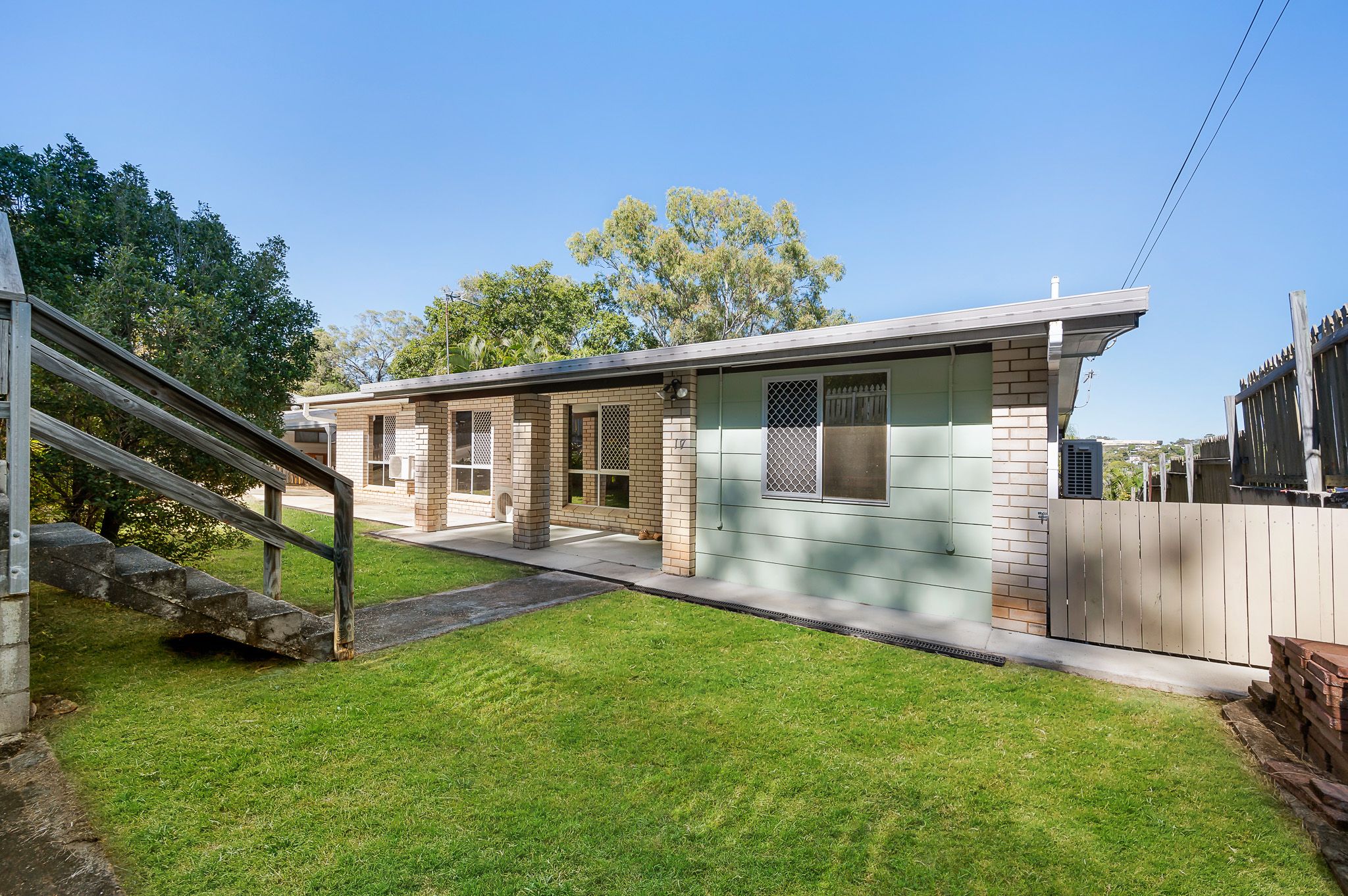 17 Hunter Street, West Gladstone, QLD 4680