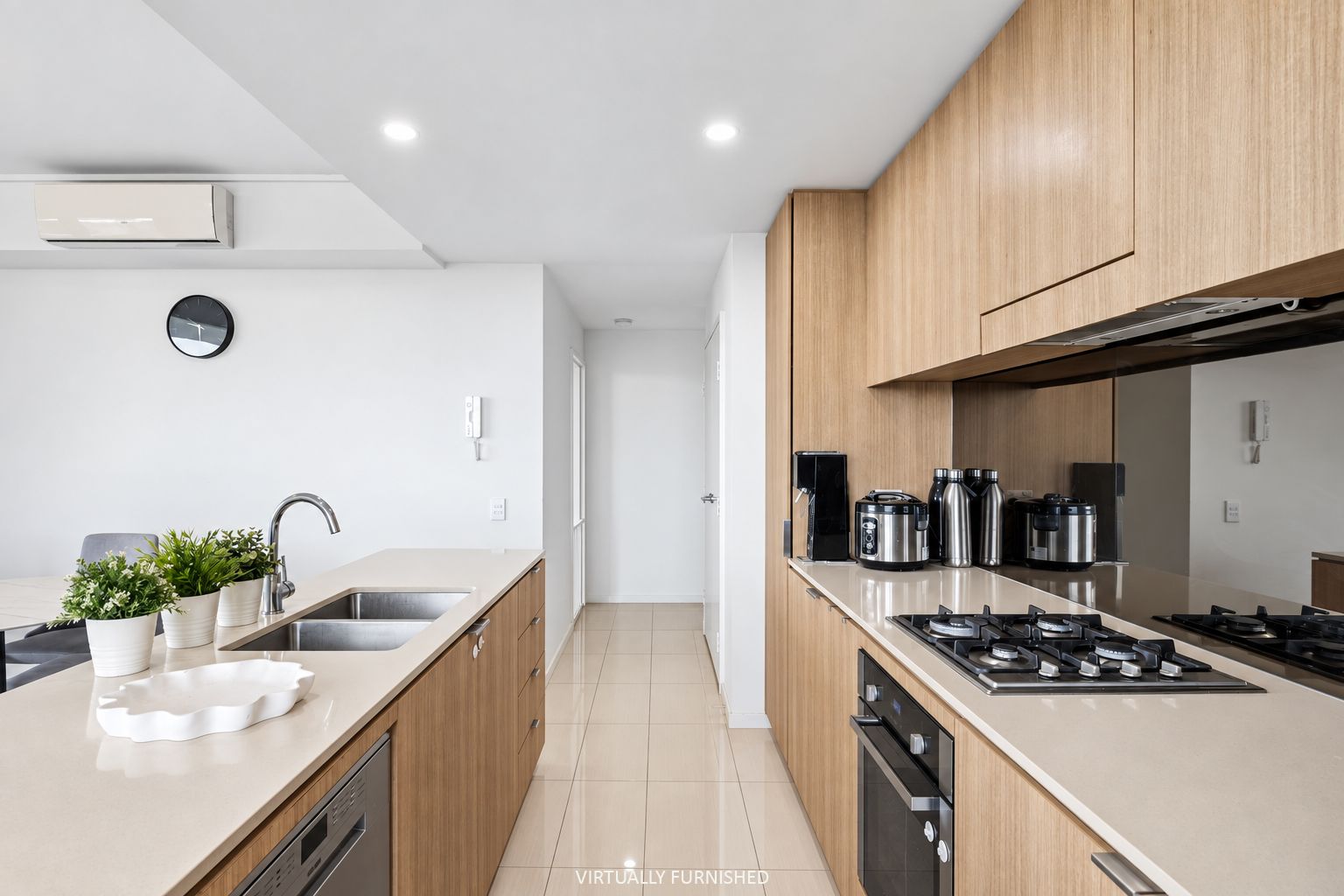 528/1 Vermont Crescent — photo 4 of 17