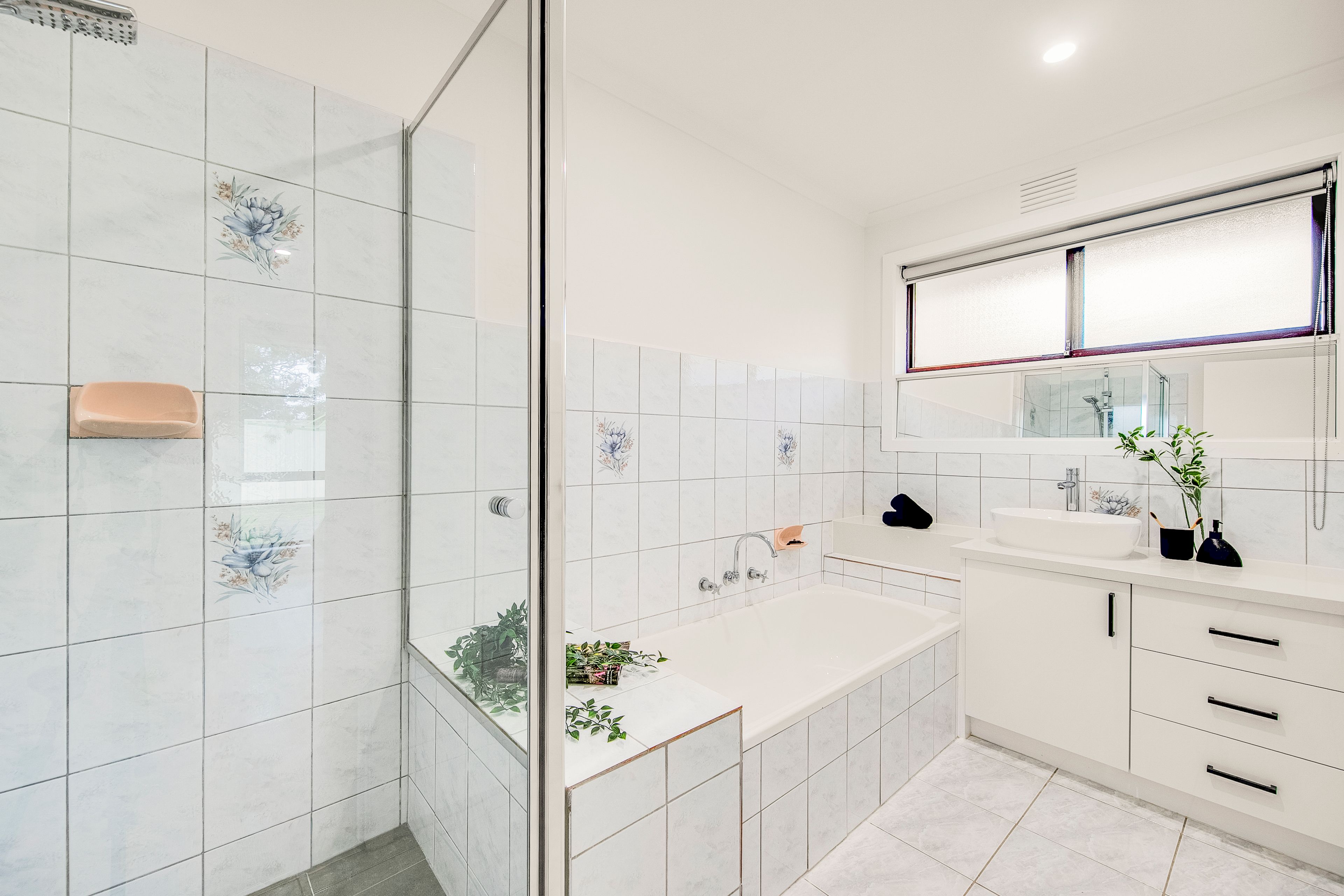 31 Dongola Road — photo 10 of 15