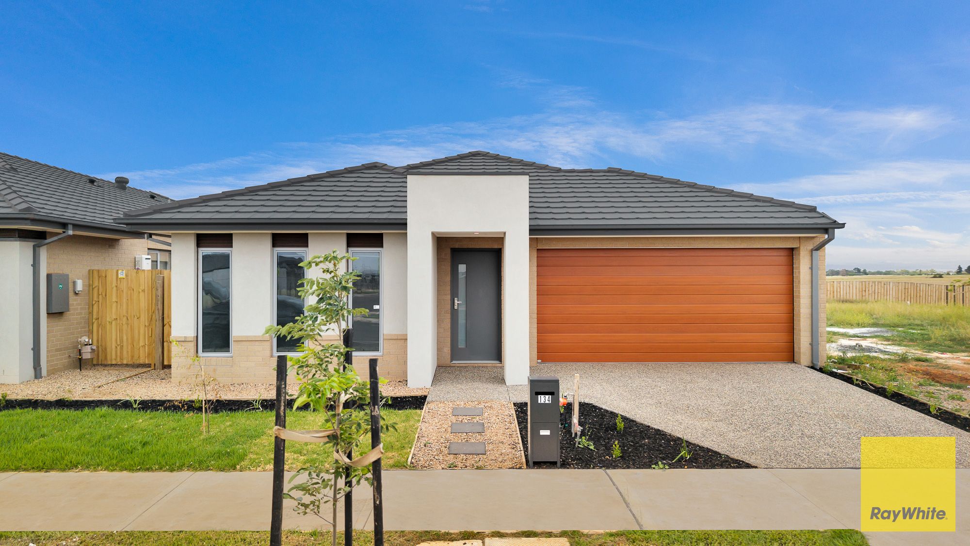 134 Whitecross Drive, THORNHILL PARK VIC 3335