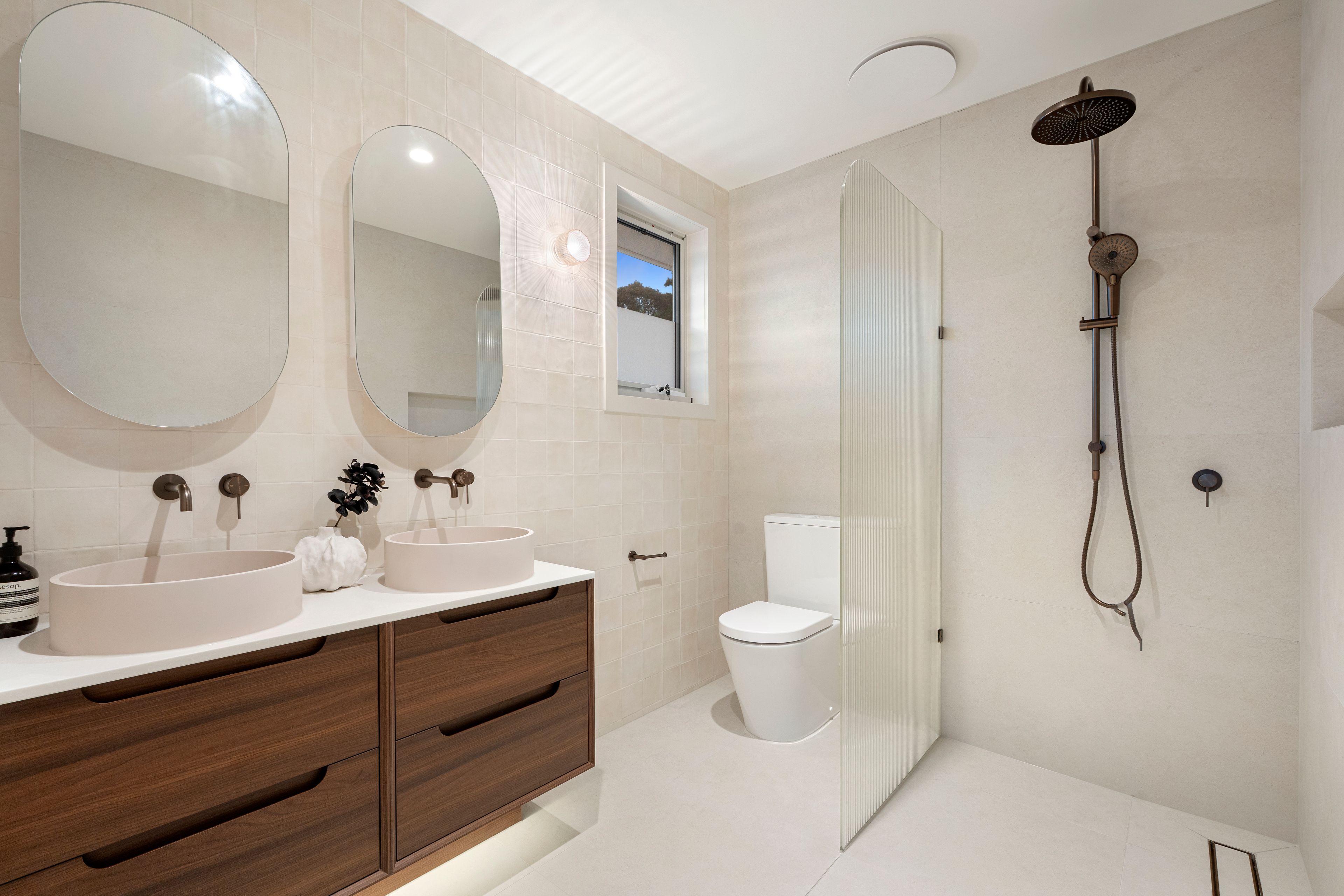 1/5 Lambert Street — photo 10 of 15