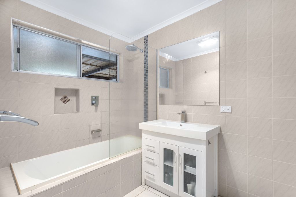 25 Windrest Street — photo 10 of 13