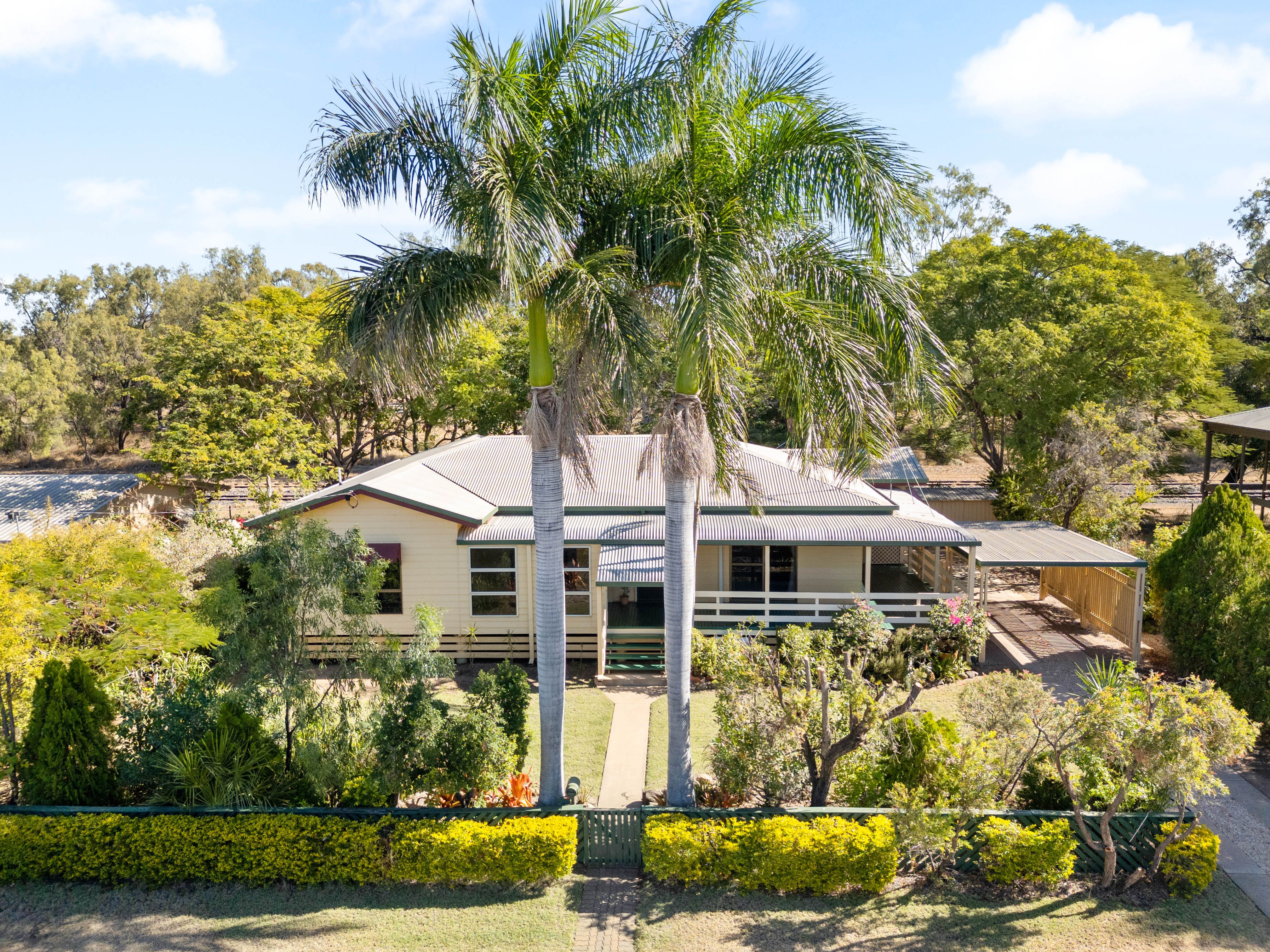 27 Baker Street, Emerald QLD 4720