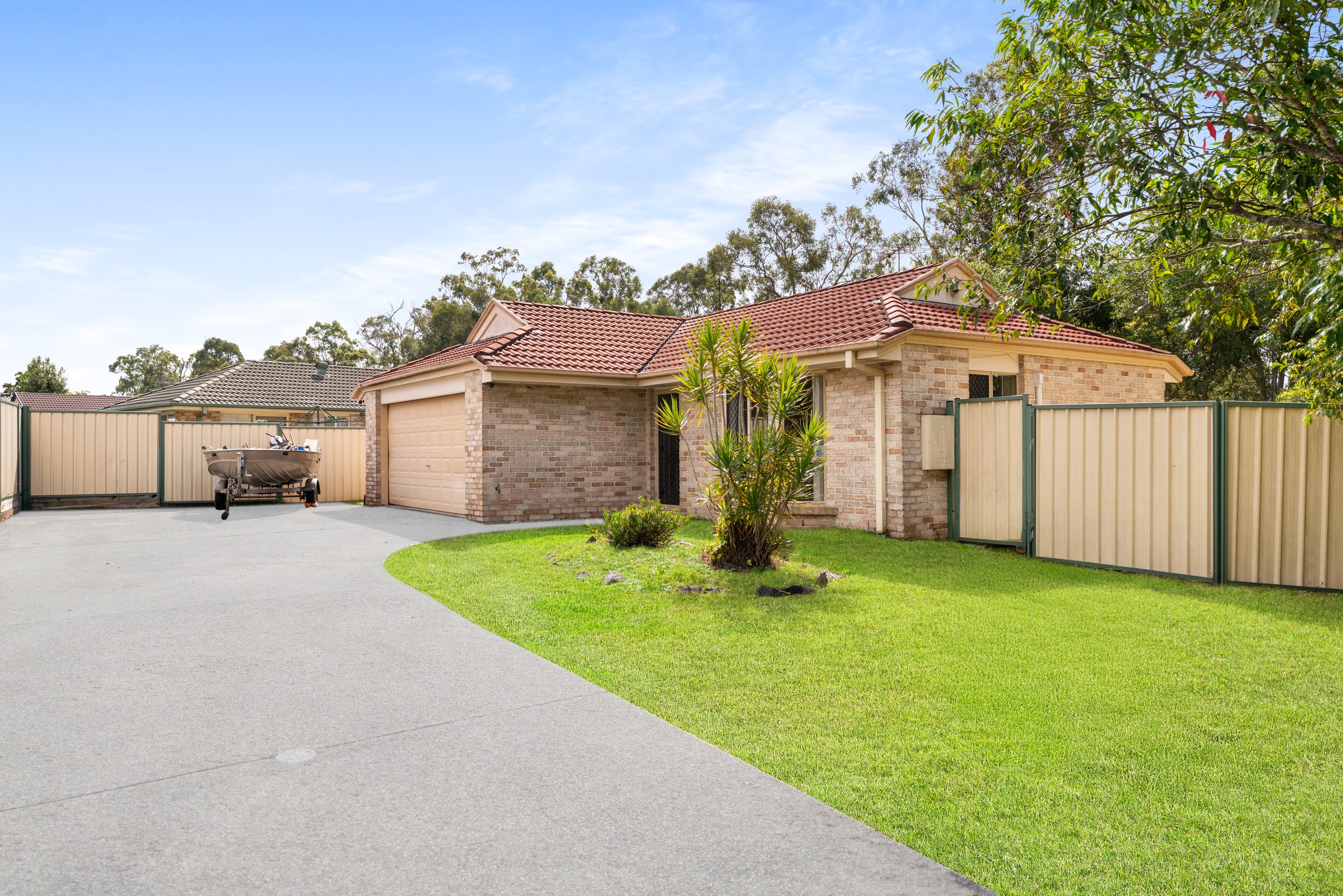 1-3 Billabong Drive, Crestmead, QLD 4132