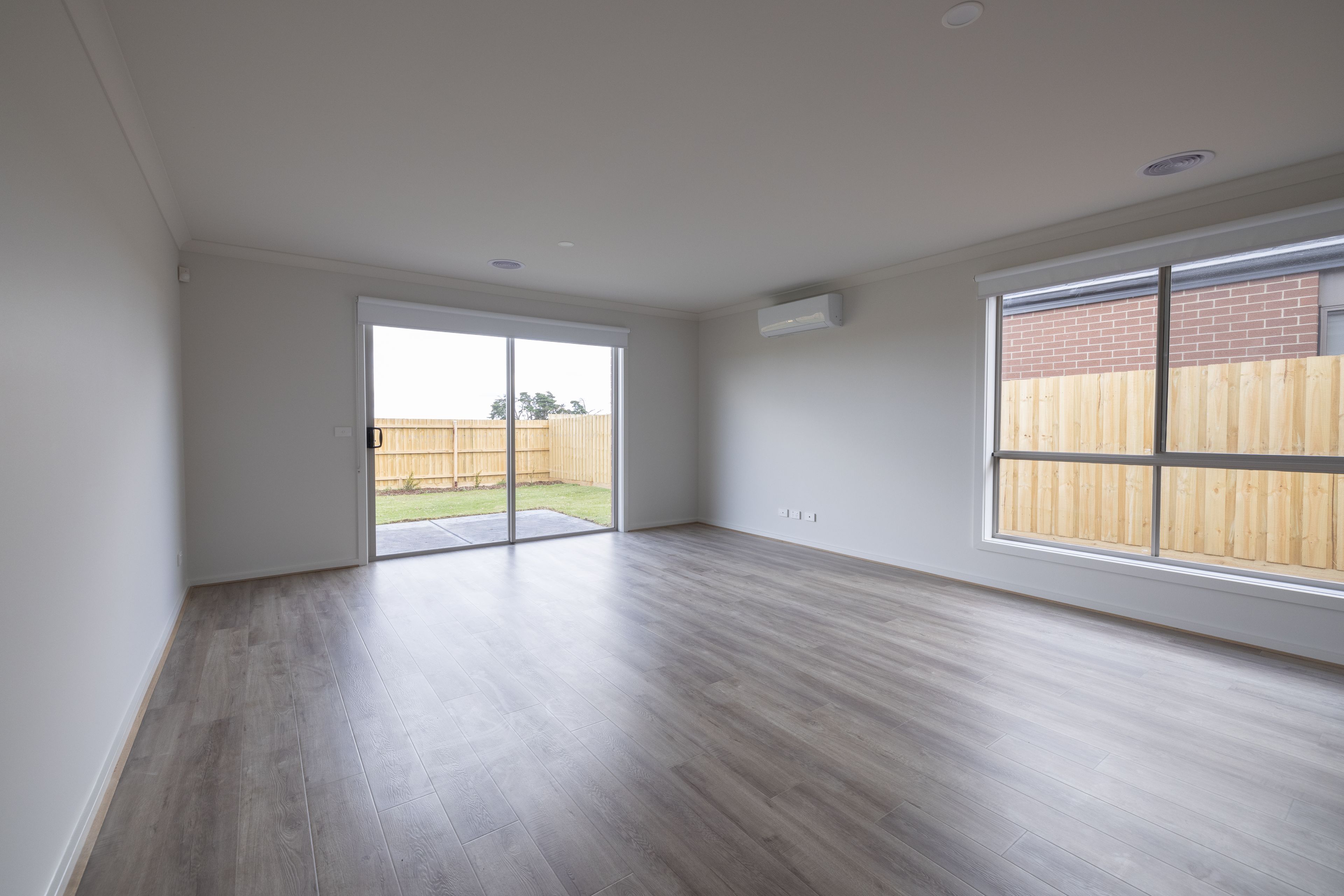 19 Yolanda Street — photo 3 of 10