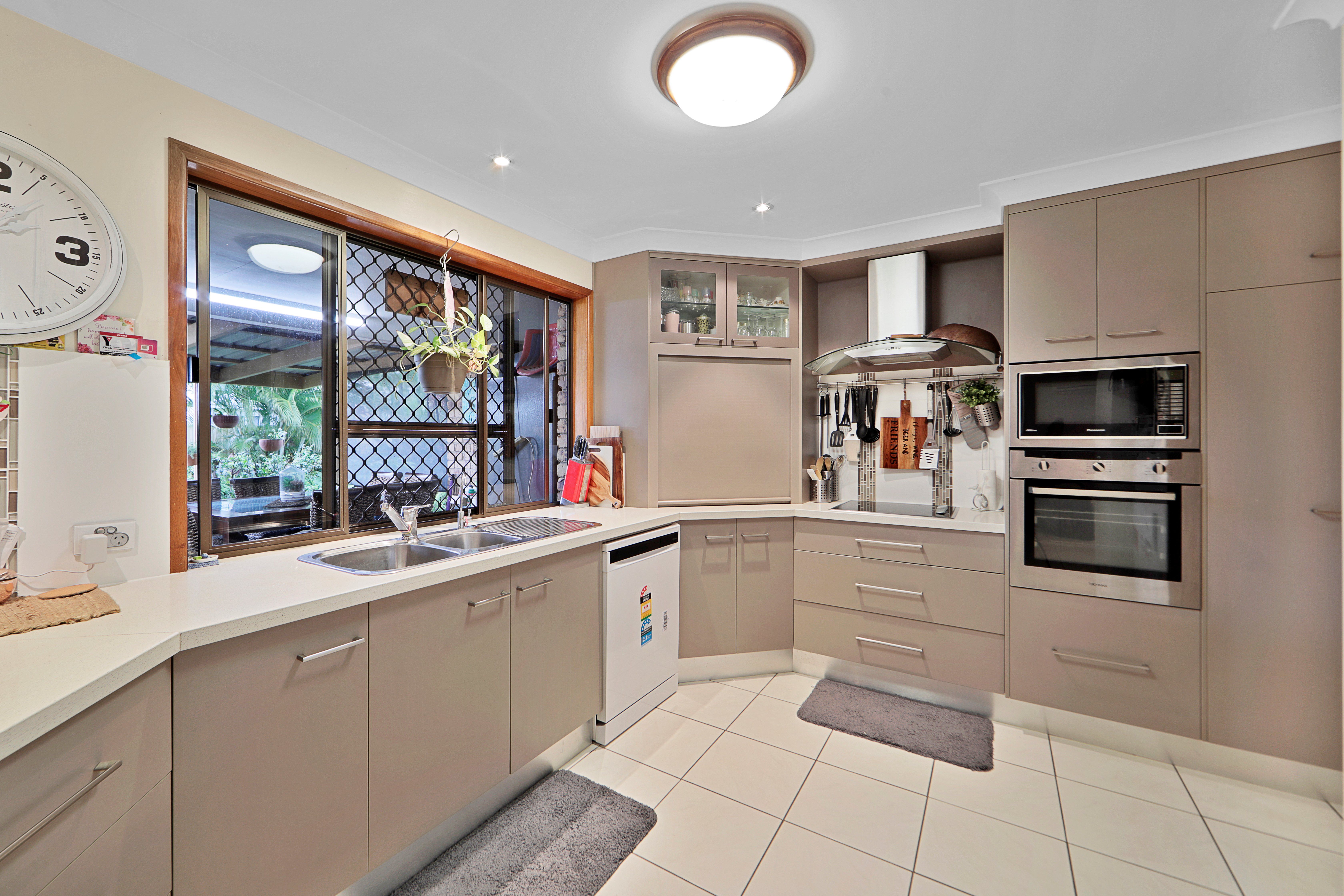 4 Murphy Court, Avenell Heights, QLD 4670
