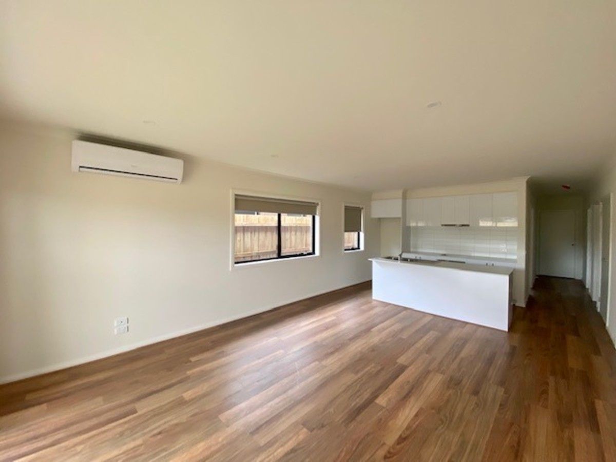 5/6 McKay Place, Melton South, VIC 3338