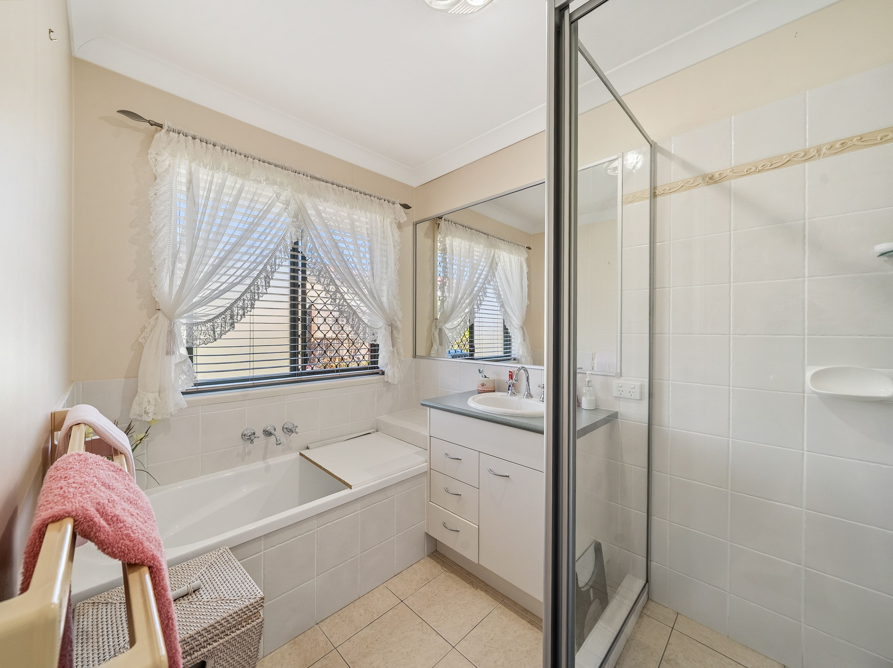 18 Barnard Crescent — photo 10 of 22