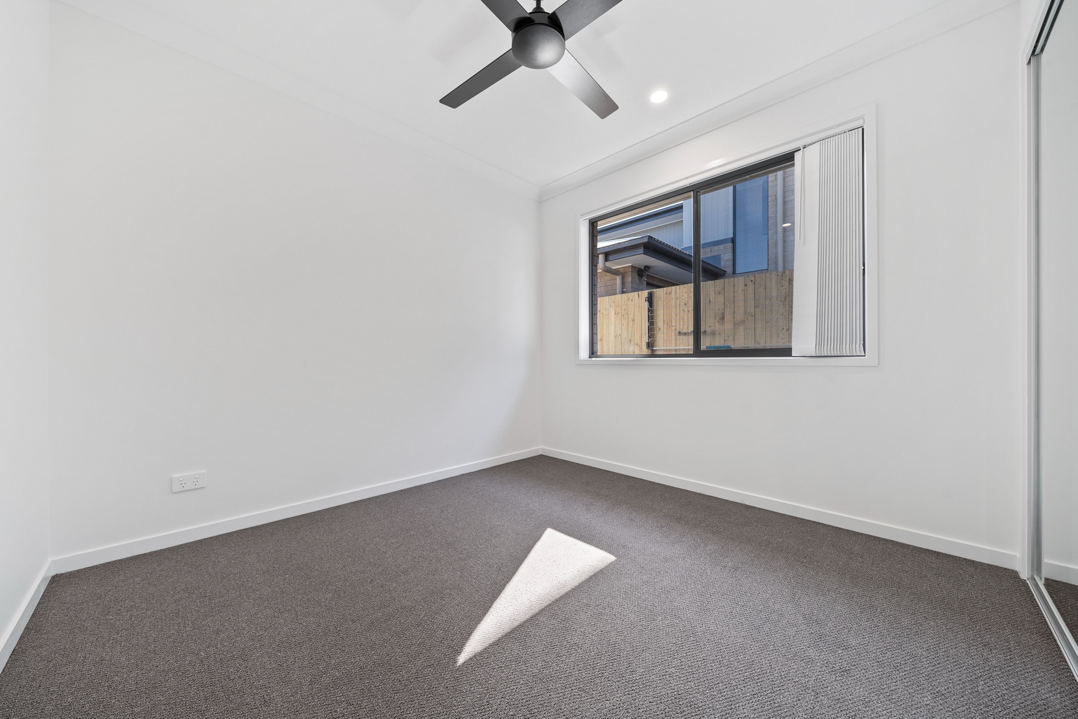 32 Springbrook Street — photo 7 of 9