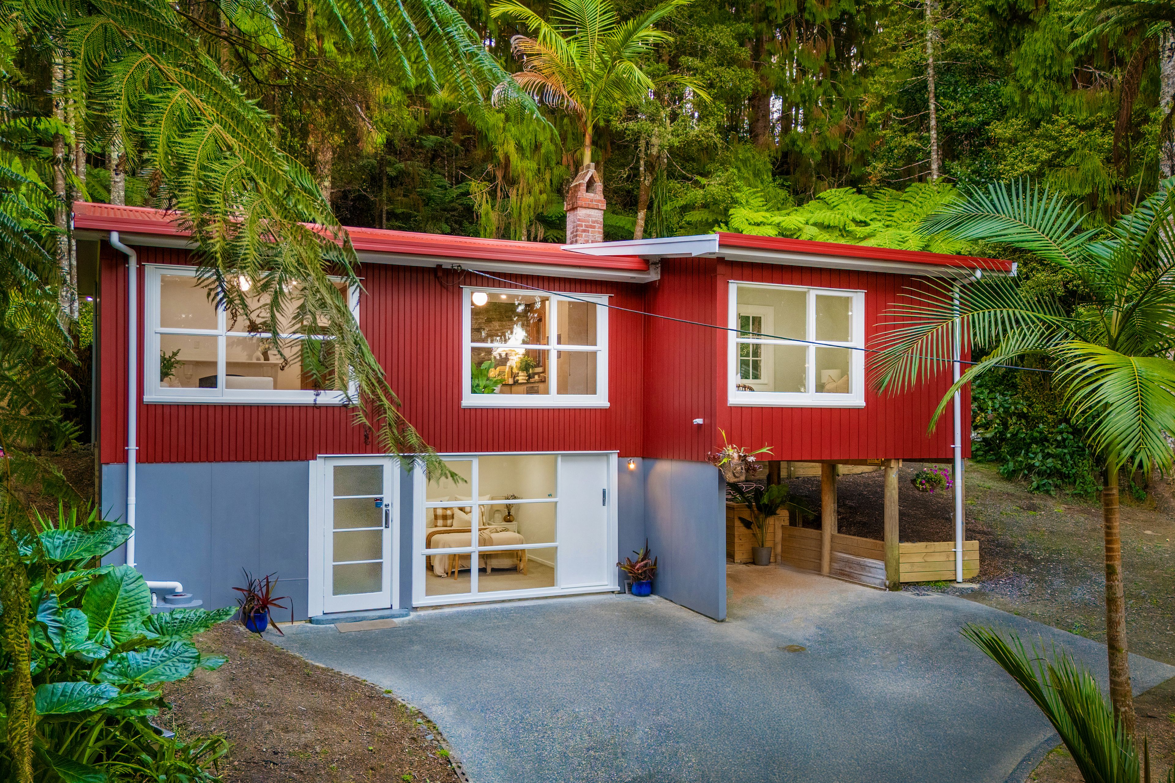12 Kauri Loop Road, Oratia, Waitakere City