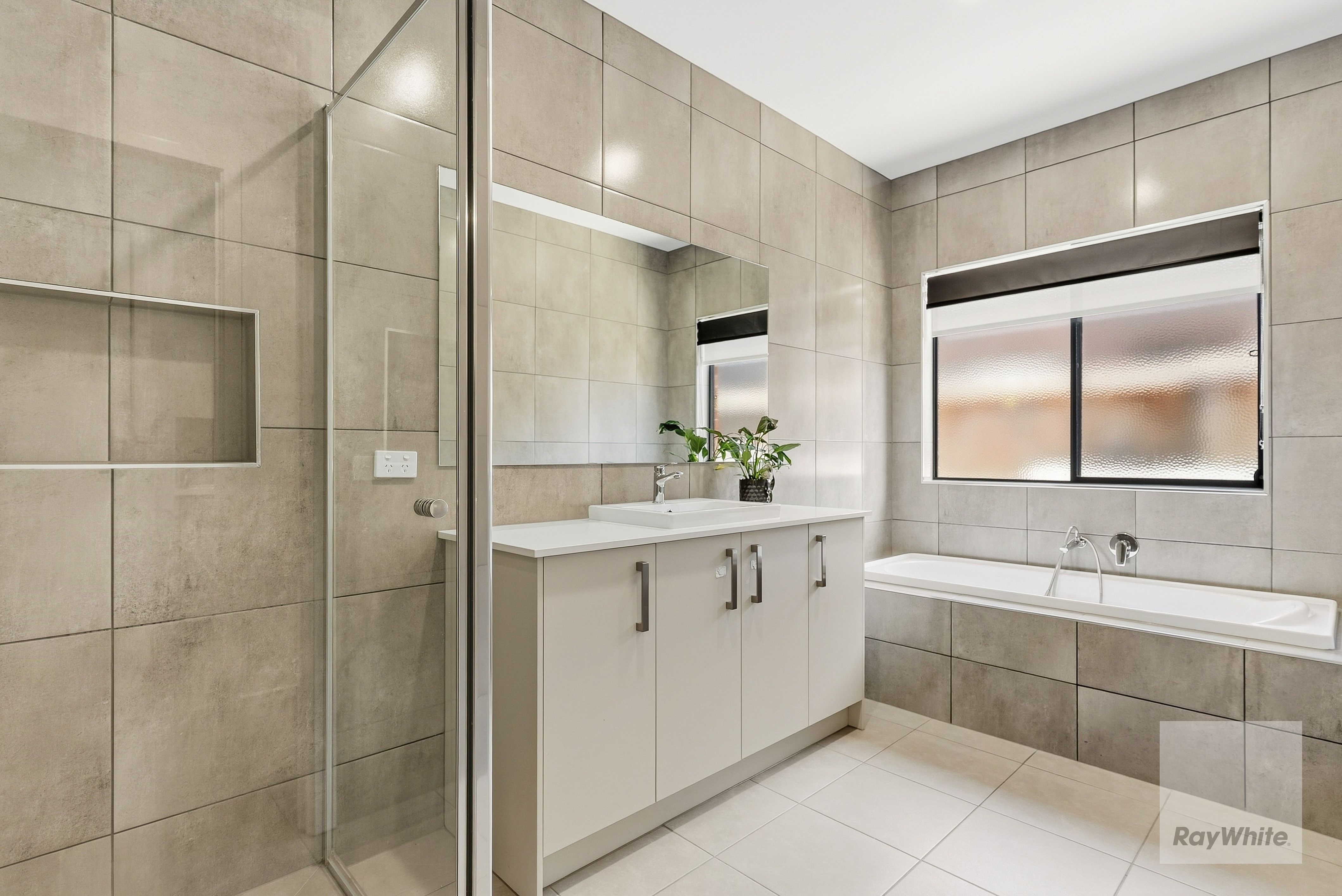 11 Kohli Crescent — photo 10 of 19