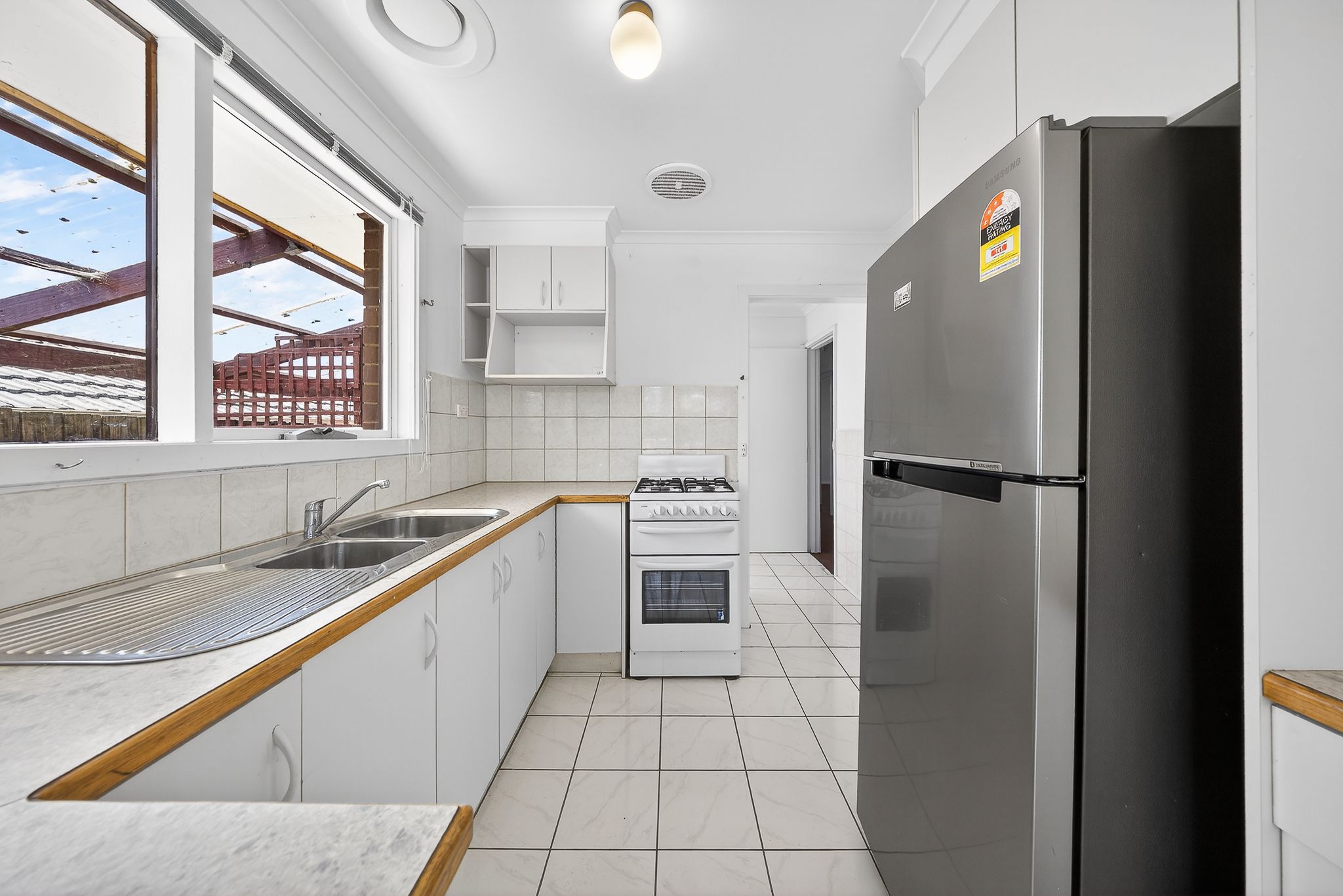 10 Ainsleigh Court — photo 8 of 27