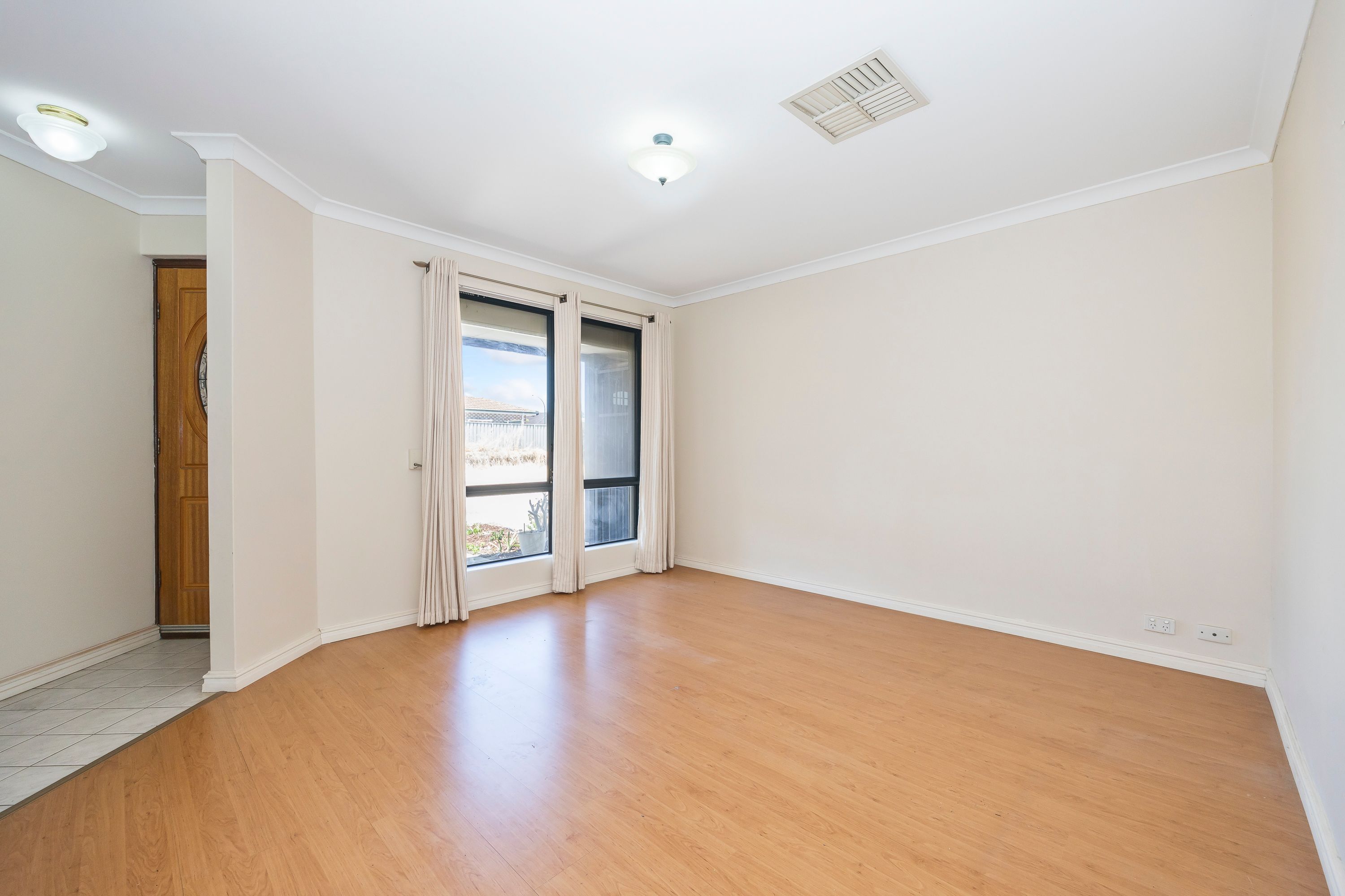 17 TRUSCOTT Elbow, Alexander Heights, WA 6064