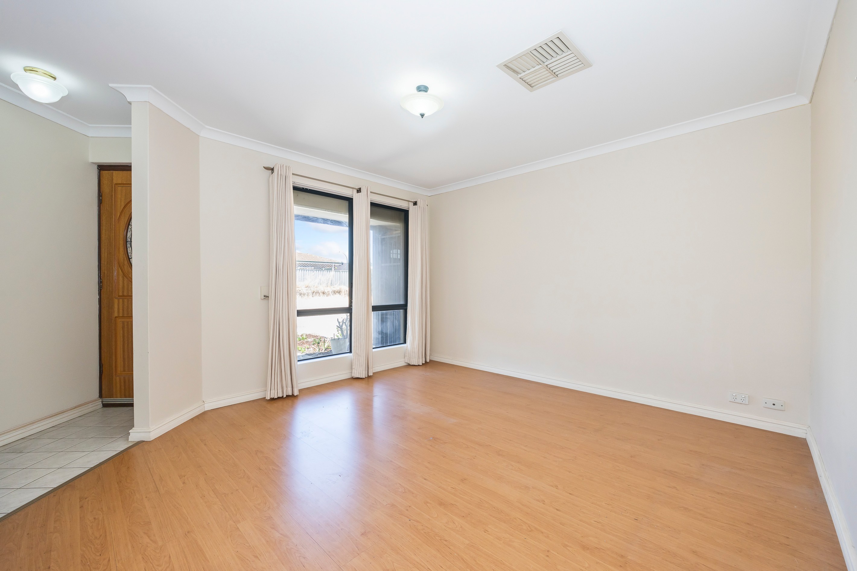 17 TRUSCOTT Elbow, Alexander Heights, WA 6064