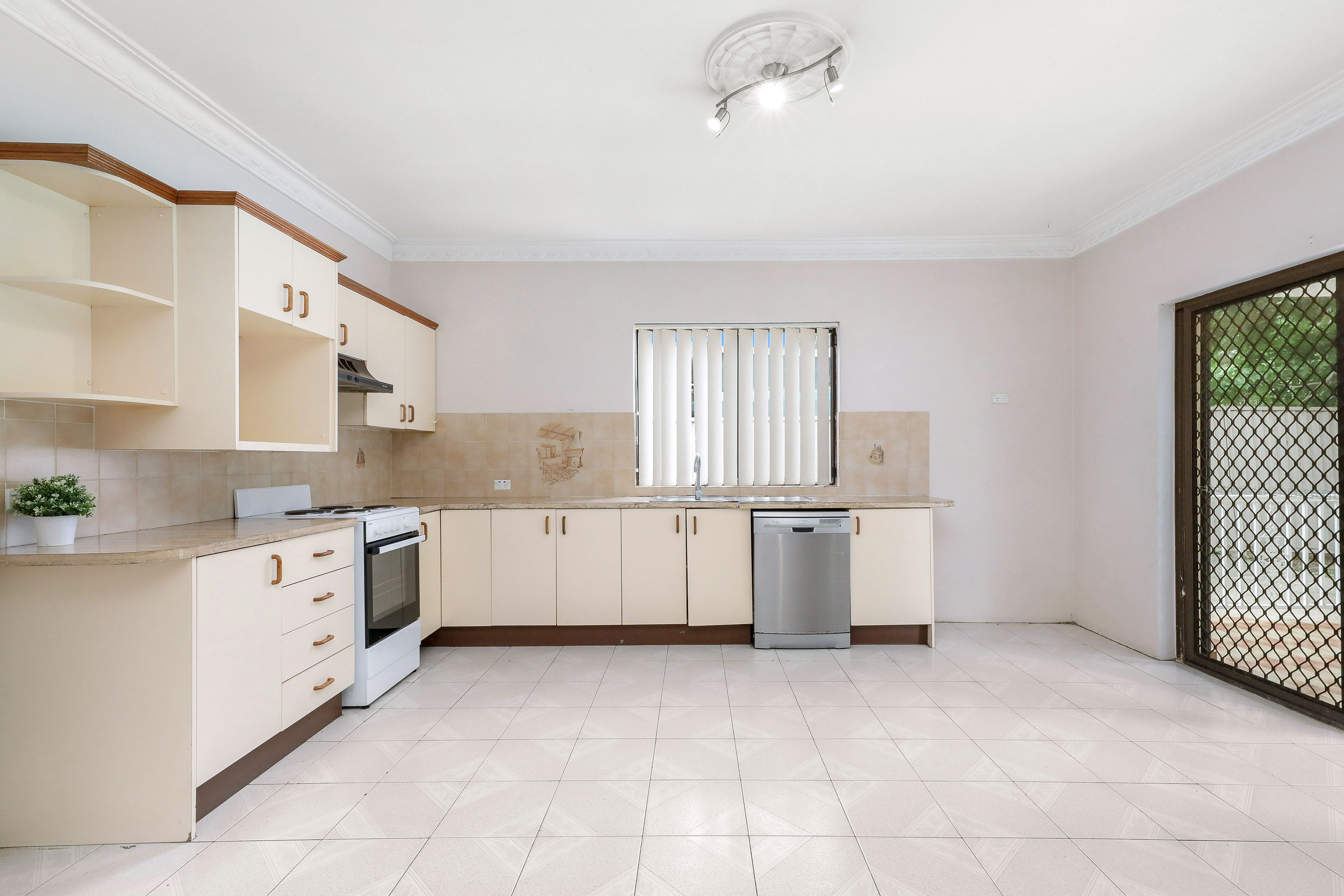 31 Nirimba Avenue — photo 6 of 13