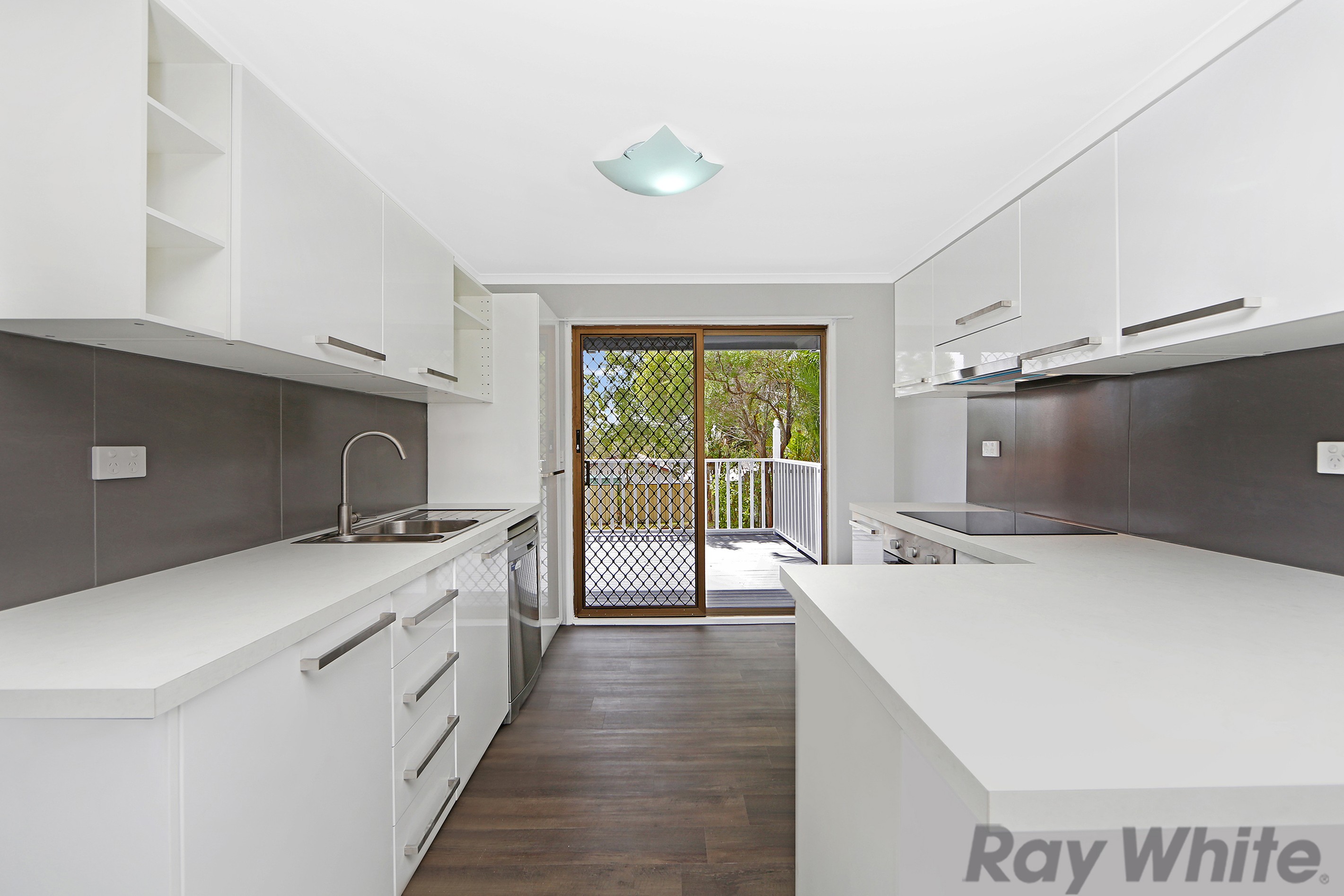 52 Yeramba Road, Summerland Point, NSW 2259