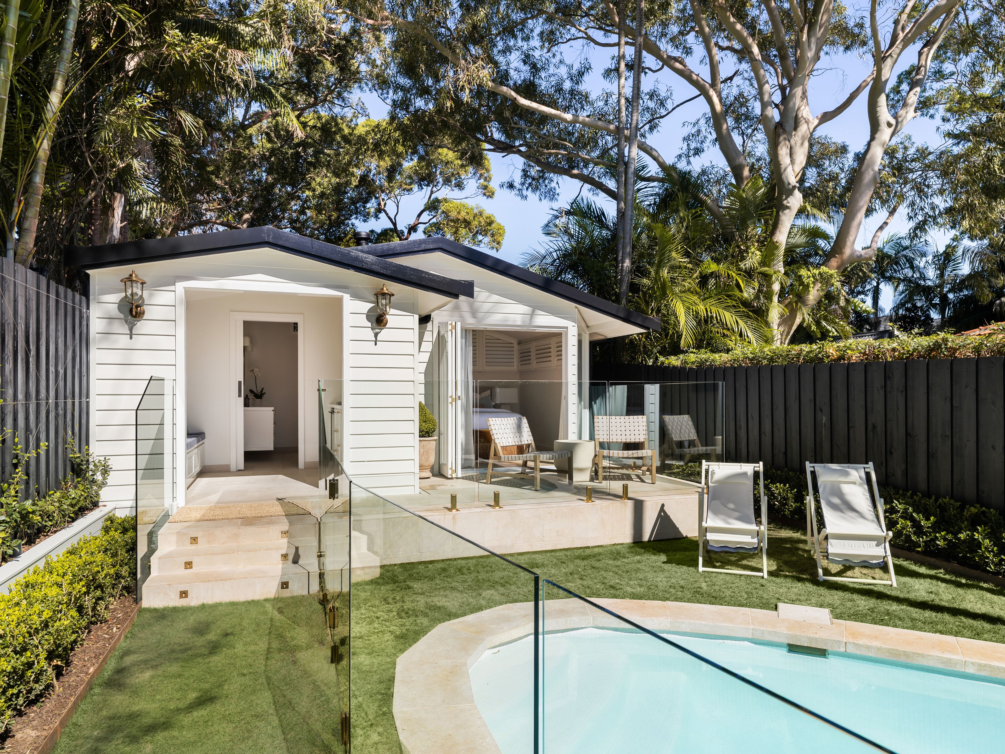 21 Russell Street — photo 11 of 16