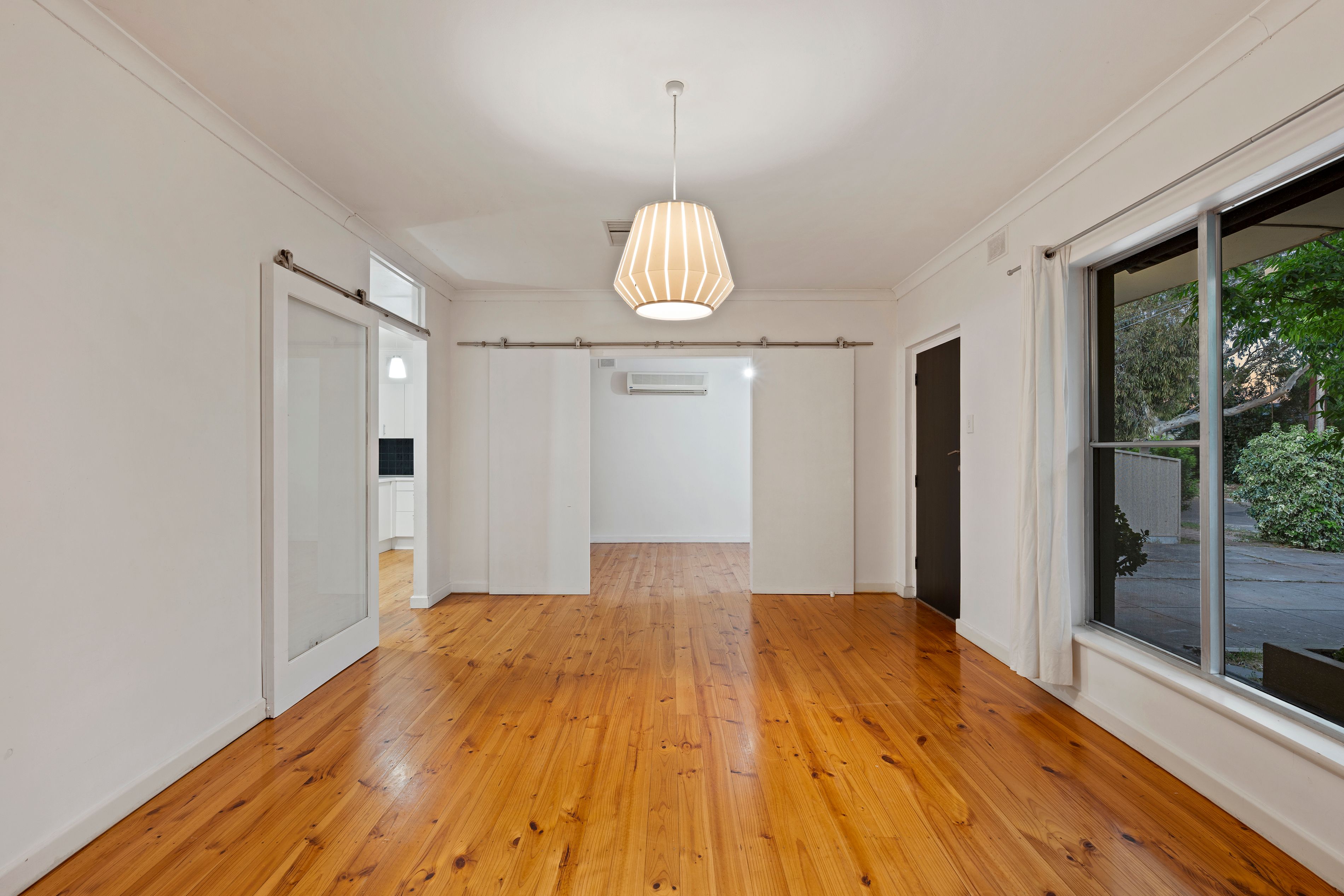 8 Hamish Grove — photo 6 of 27