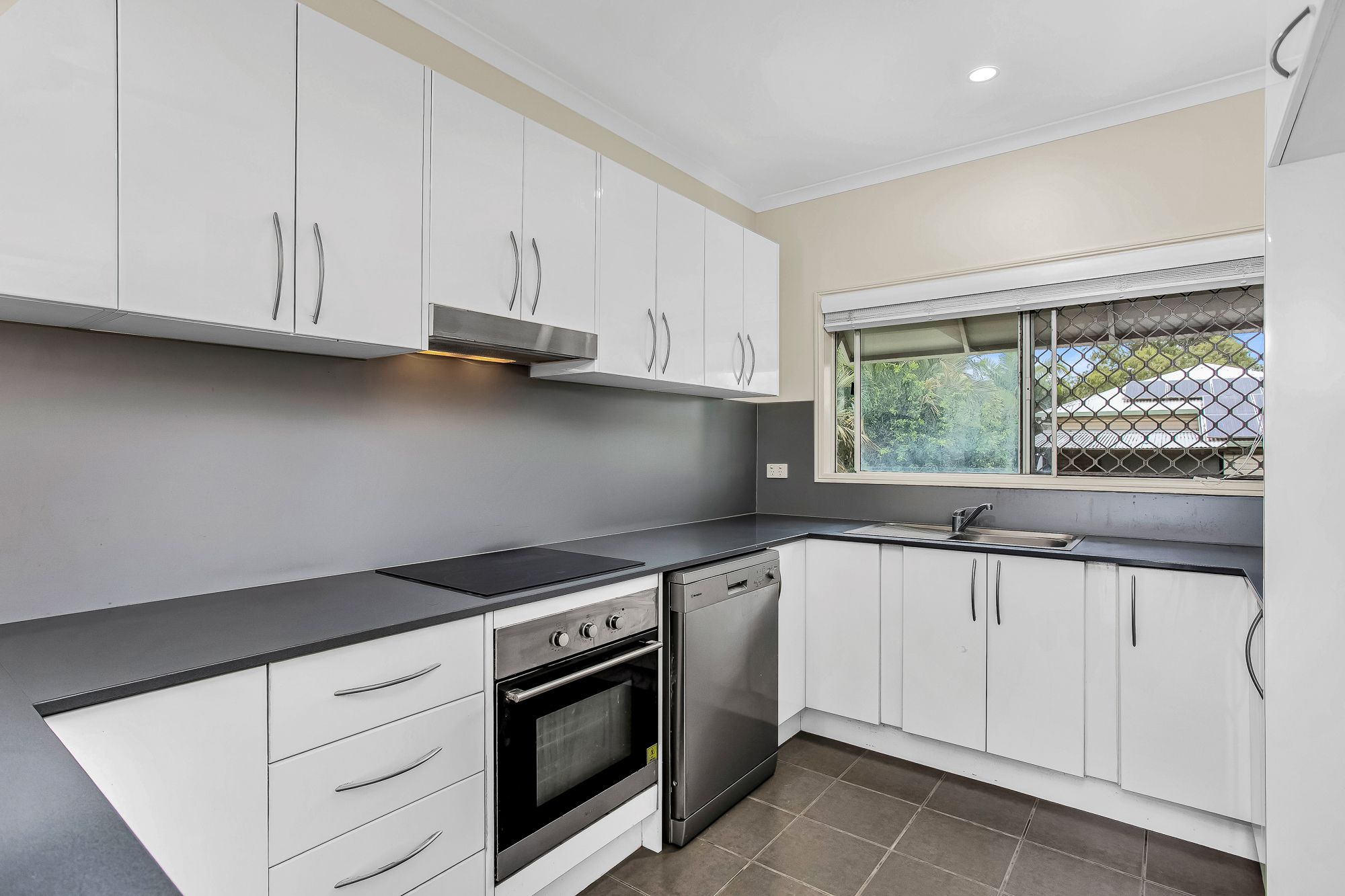 6/8-10 Ascot Avenue, Westcourt, QLD 4870