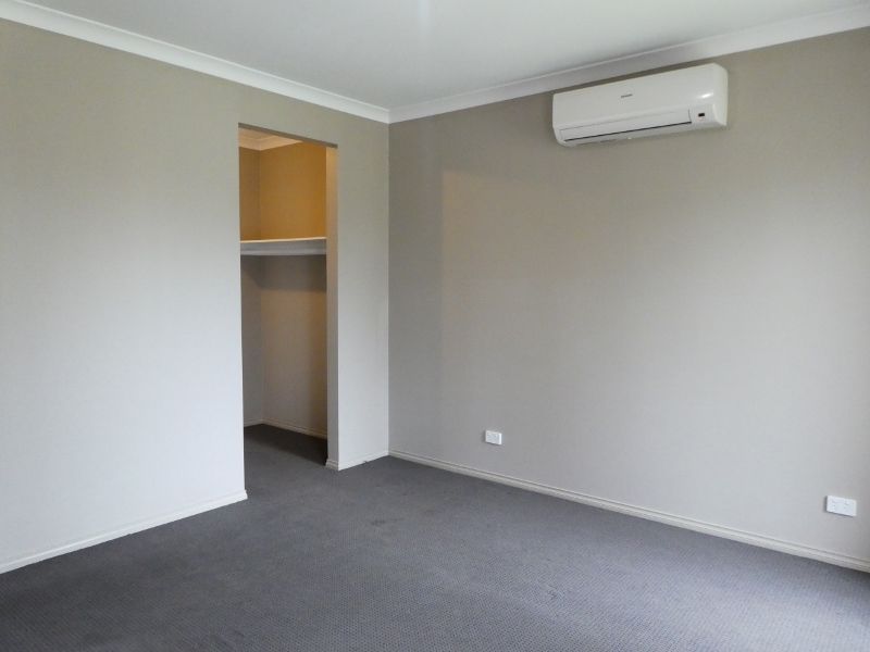 3 Buckskin Drive, Clyde North, VIC 3978