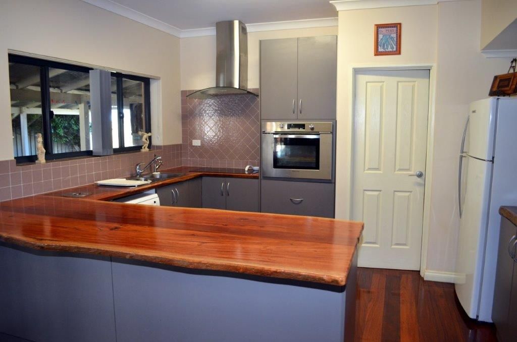 31 Sloper Vale, Dongara, WA 6525