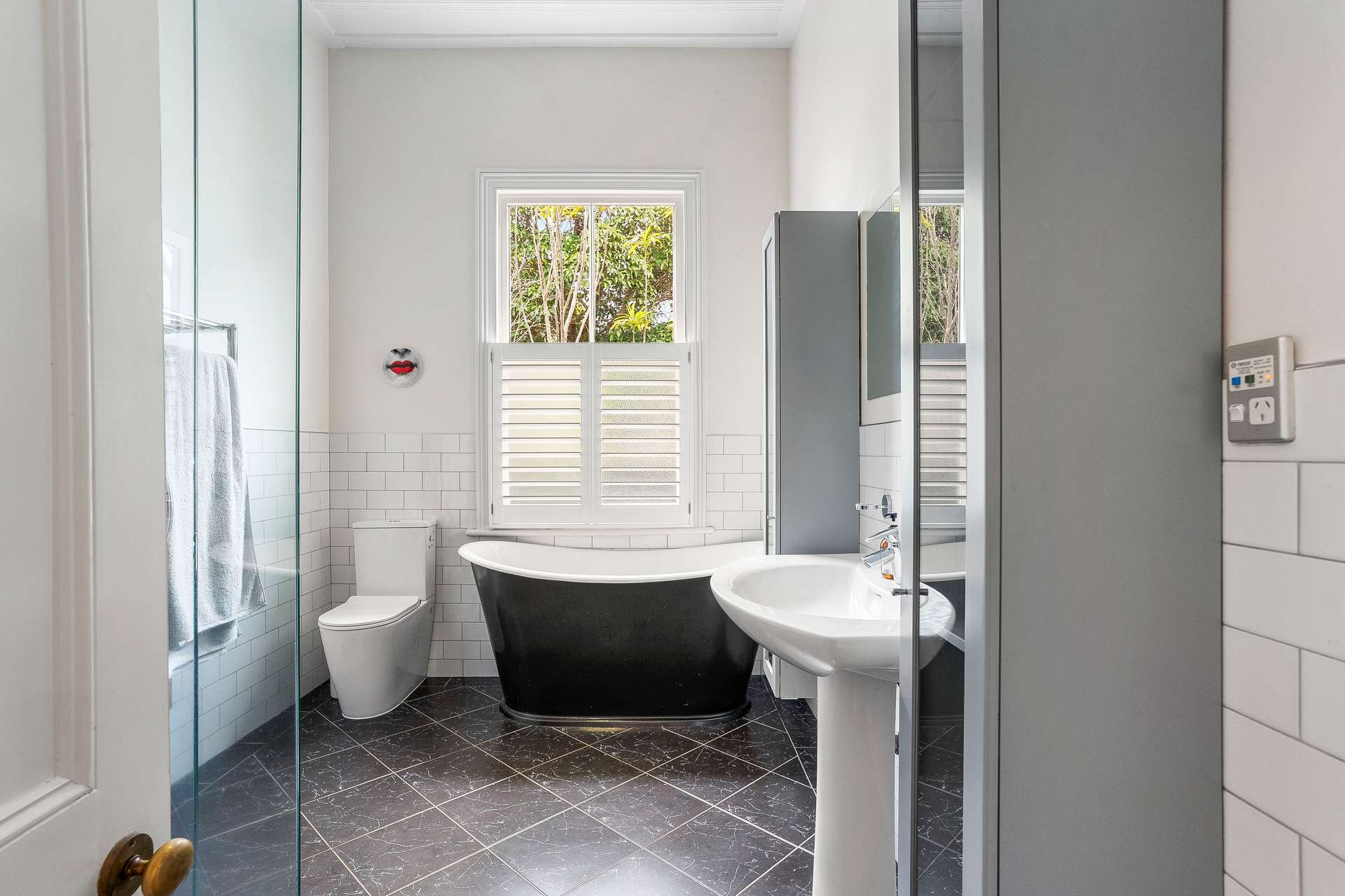 347 Richmond Road photo 12