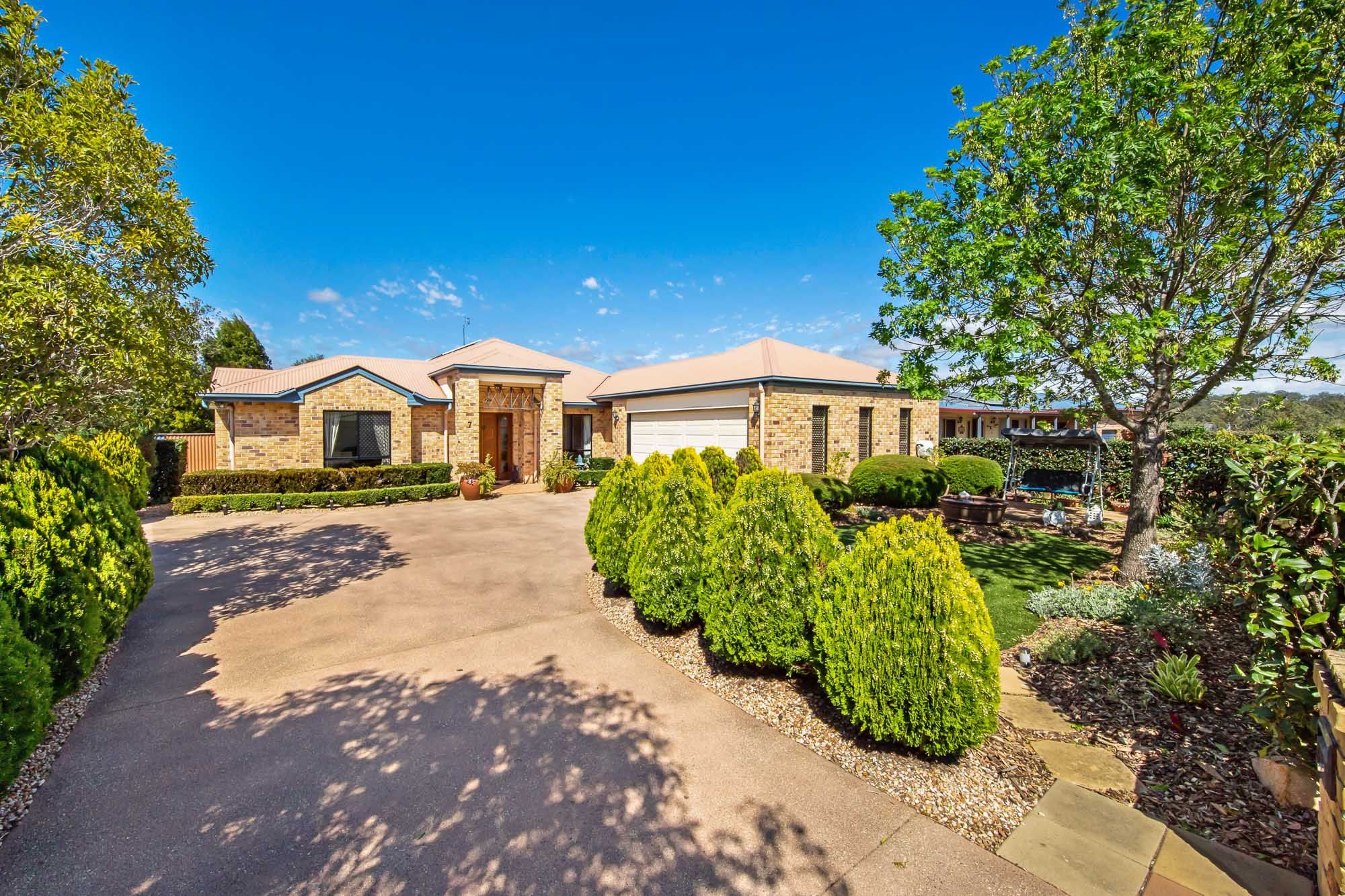 7 Lee Court, Crows Nest QLD 4355