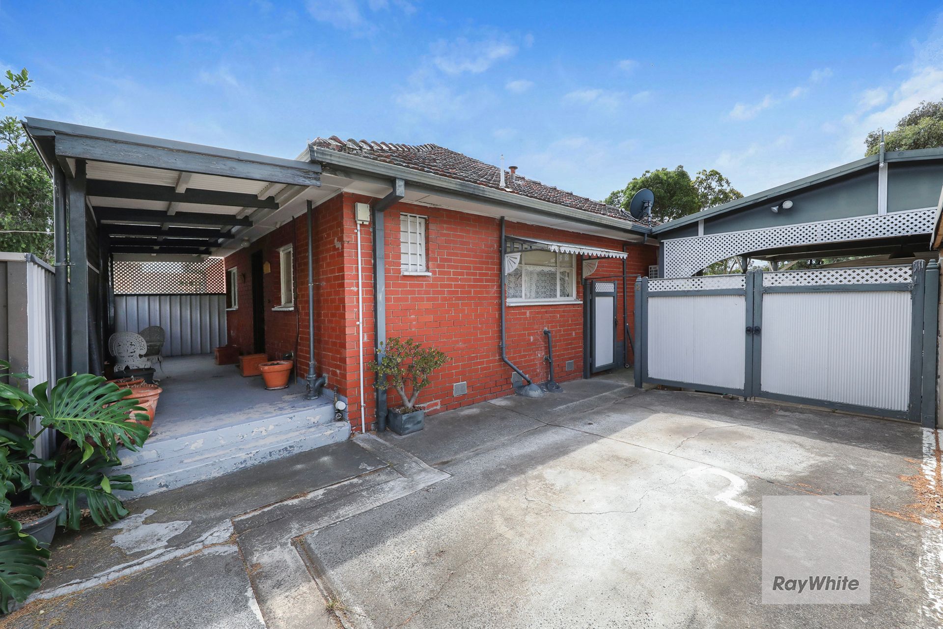 2/4 Banksia Grove, Tullamarine, VIC 3043