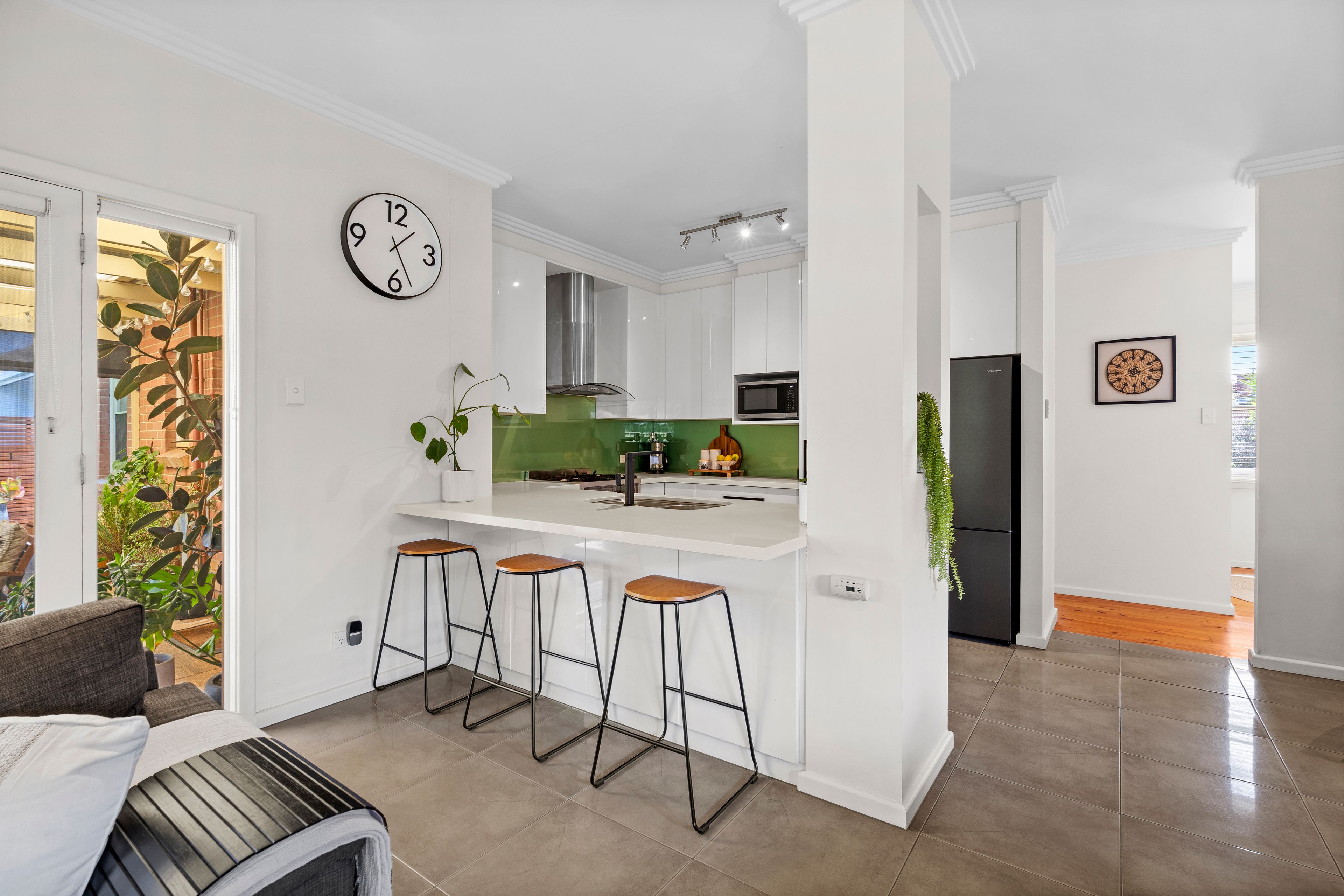 4 Edwards Avenue — photo 11 of 29